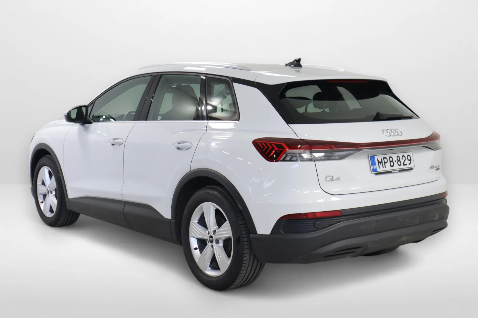 AUDI Q4 e-tron MPB-829 carousel image