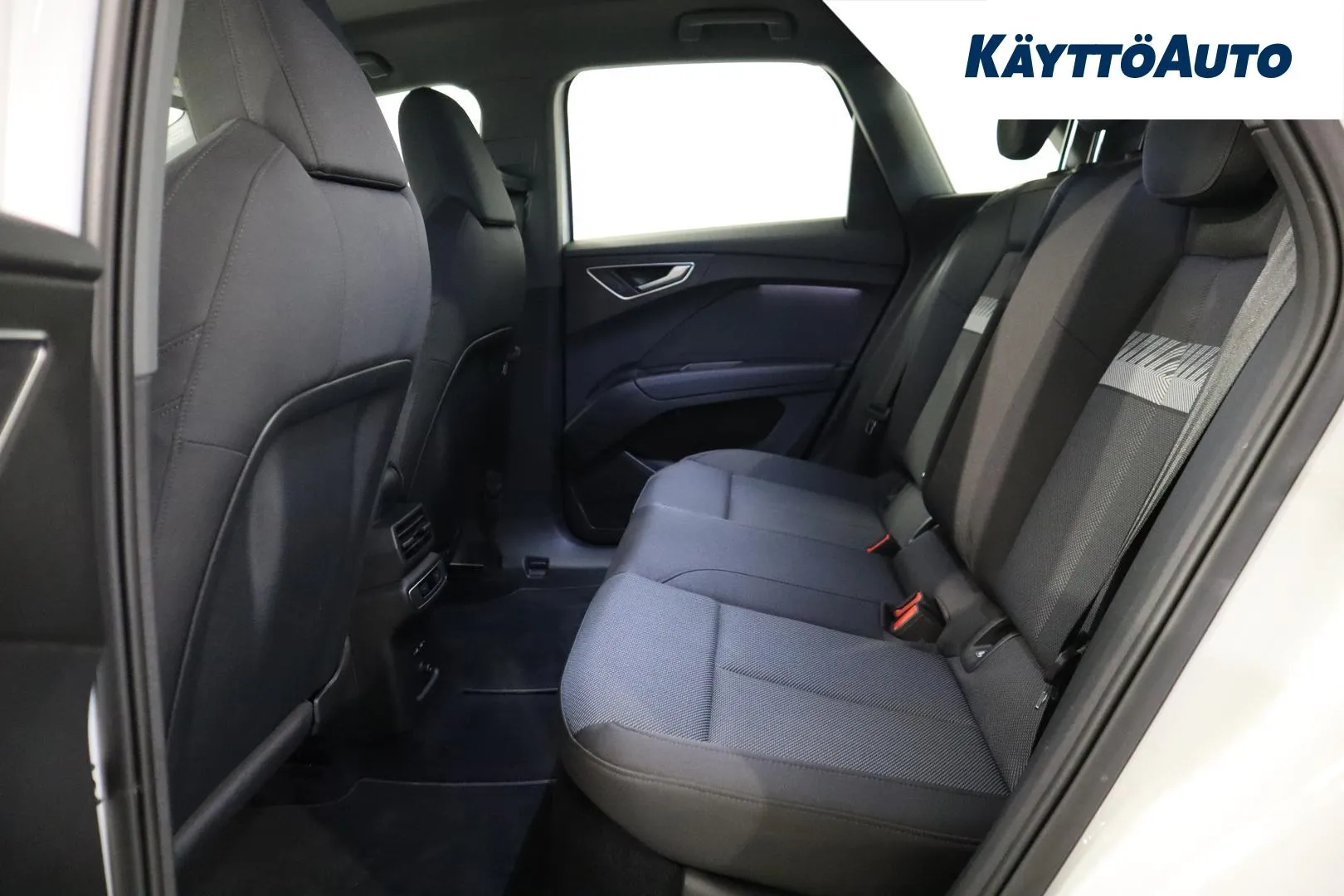 AUDI Q4 e-tron MPB-829 carousel image