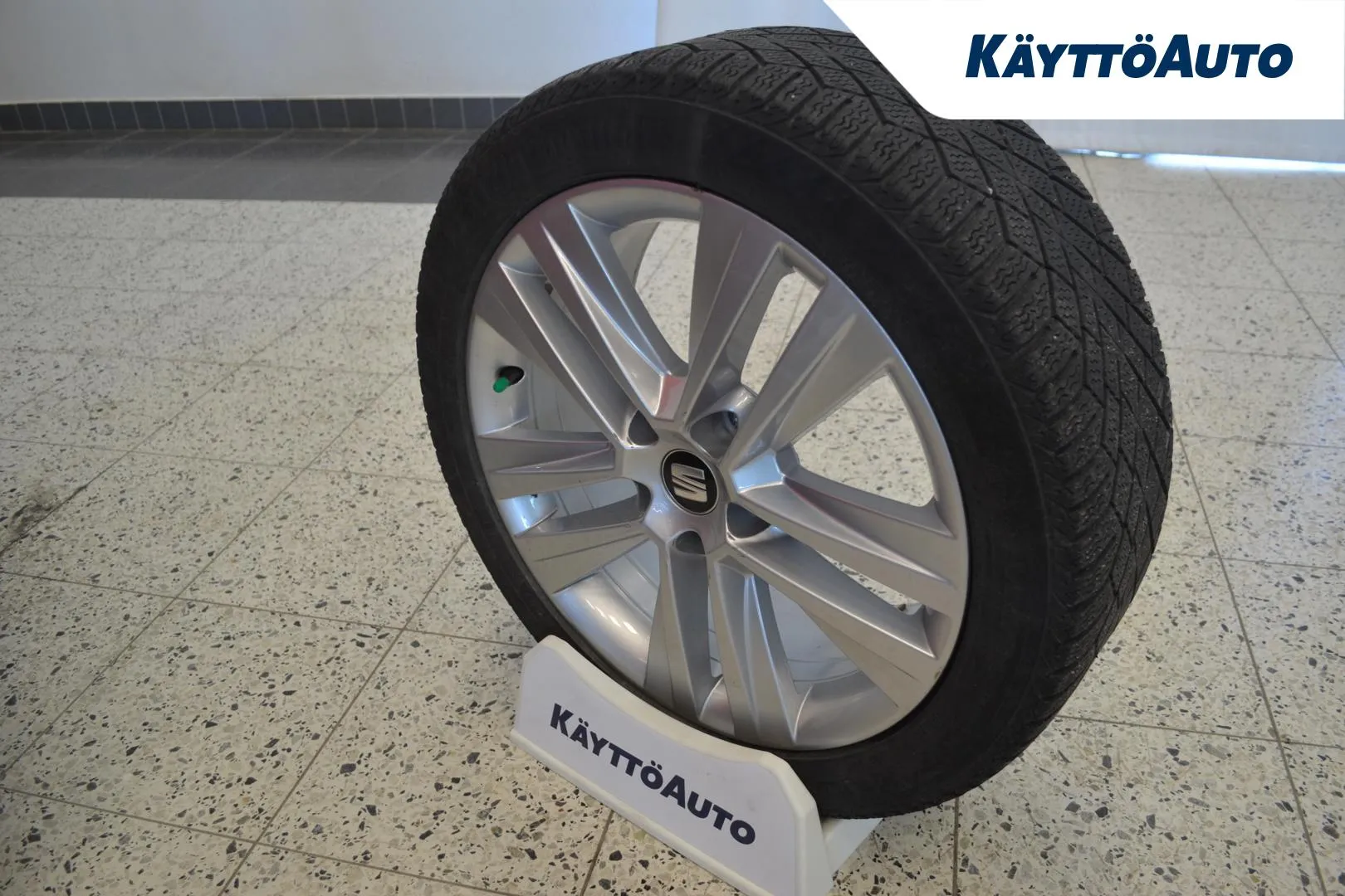 SEAT Leon GZY-545 carousel image