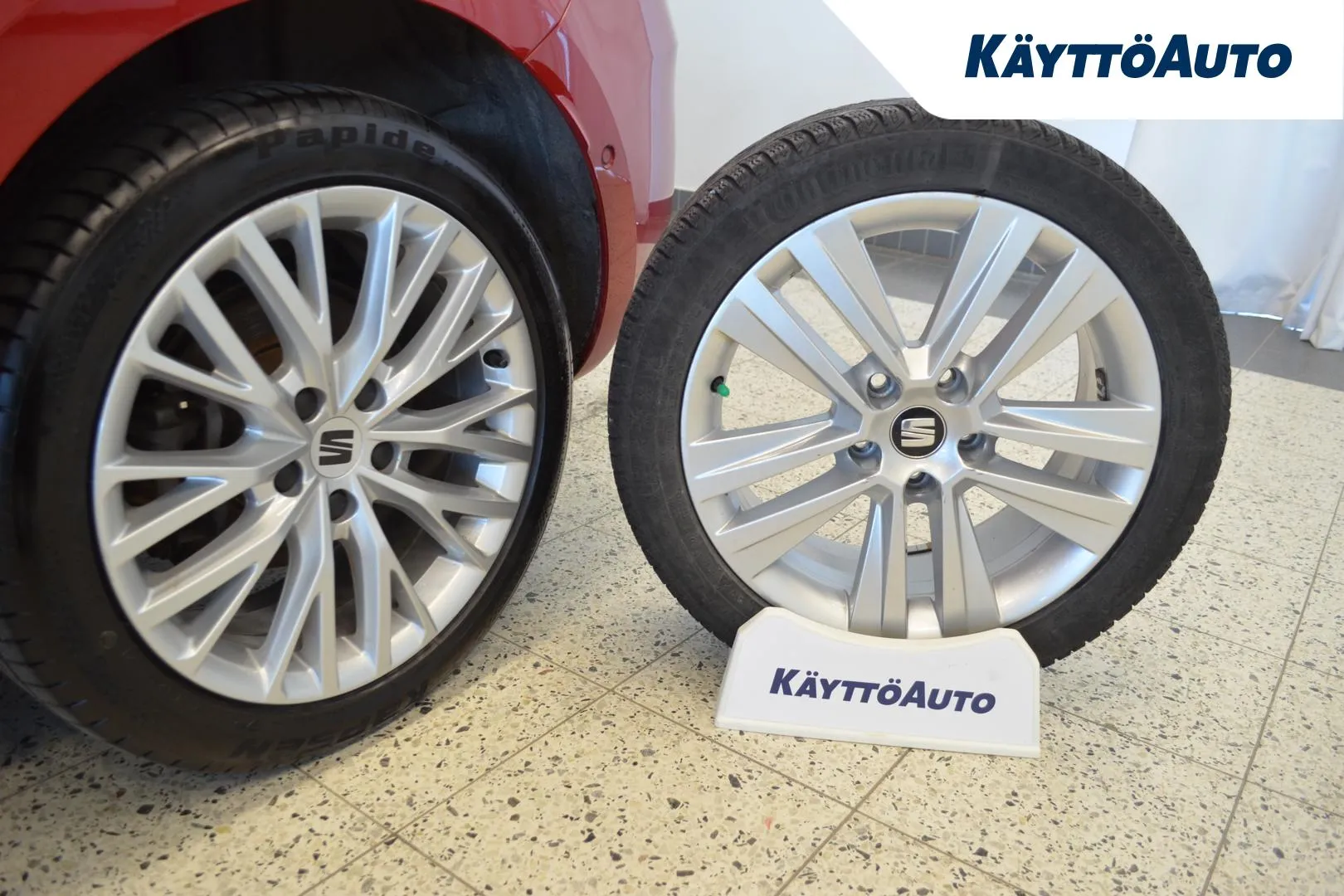 SEAT Leon GZY-545 carousel image