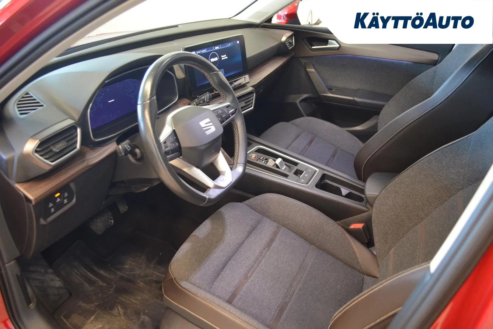 SEAT Leon GZY-545 carousel image