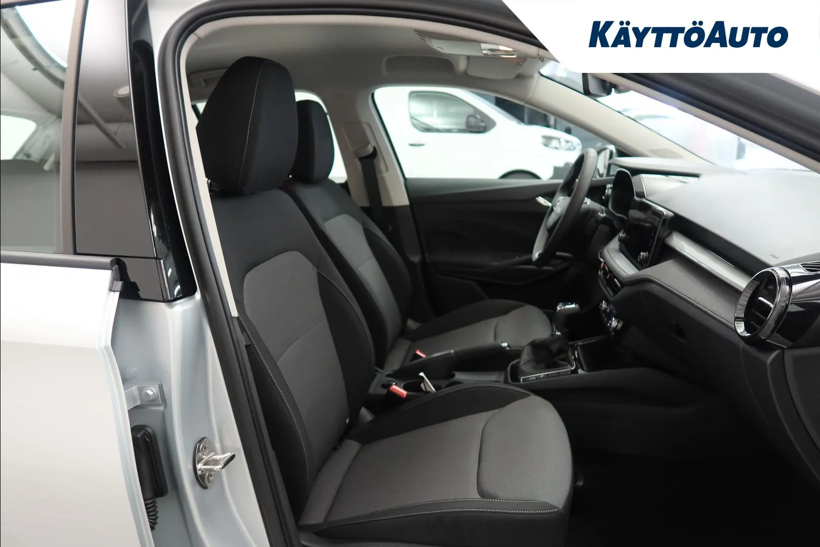 Skoda Fabia ISK-163 carousel image