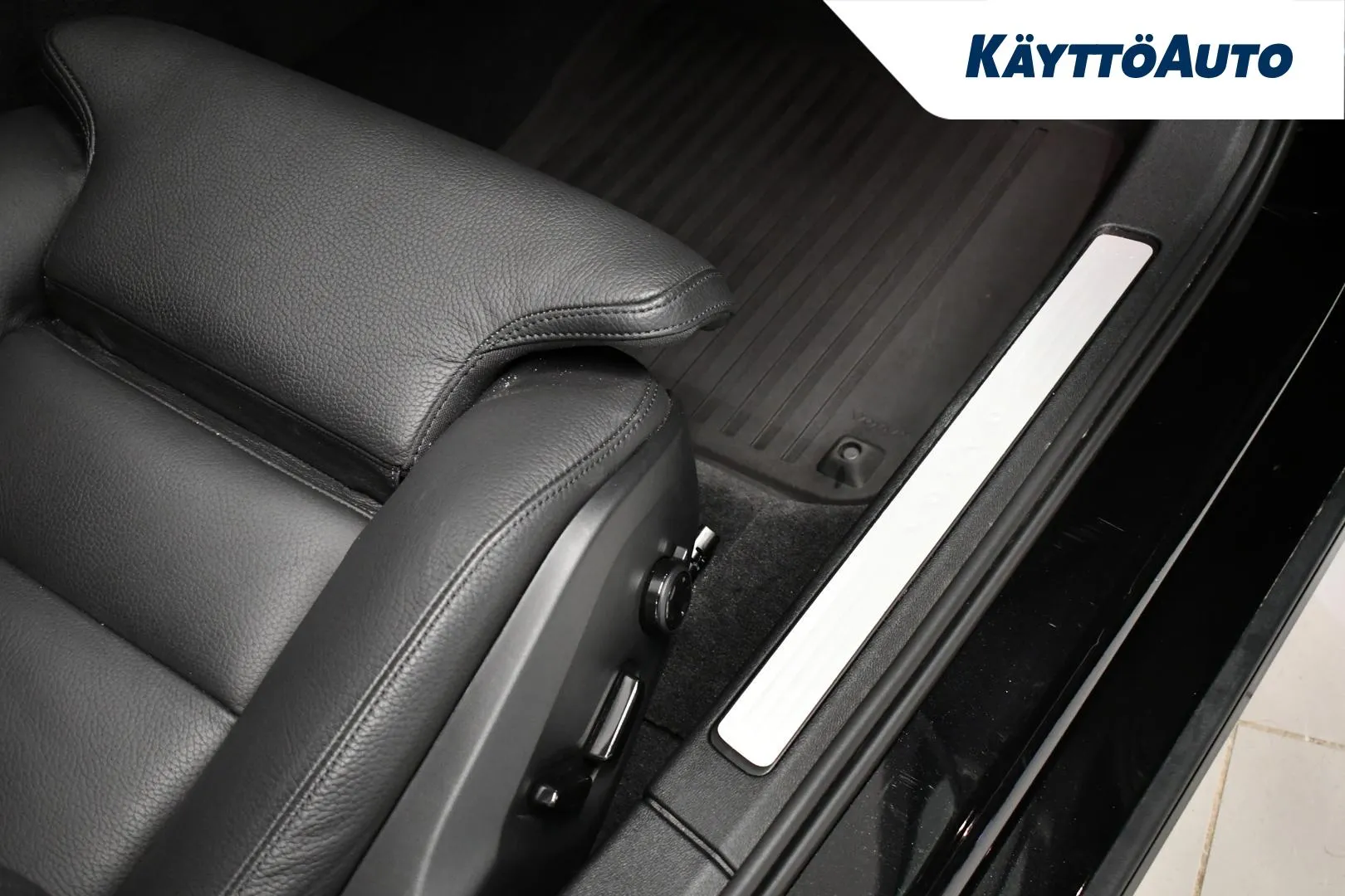 VOLVO V60 IRU-844 carousel image