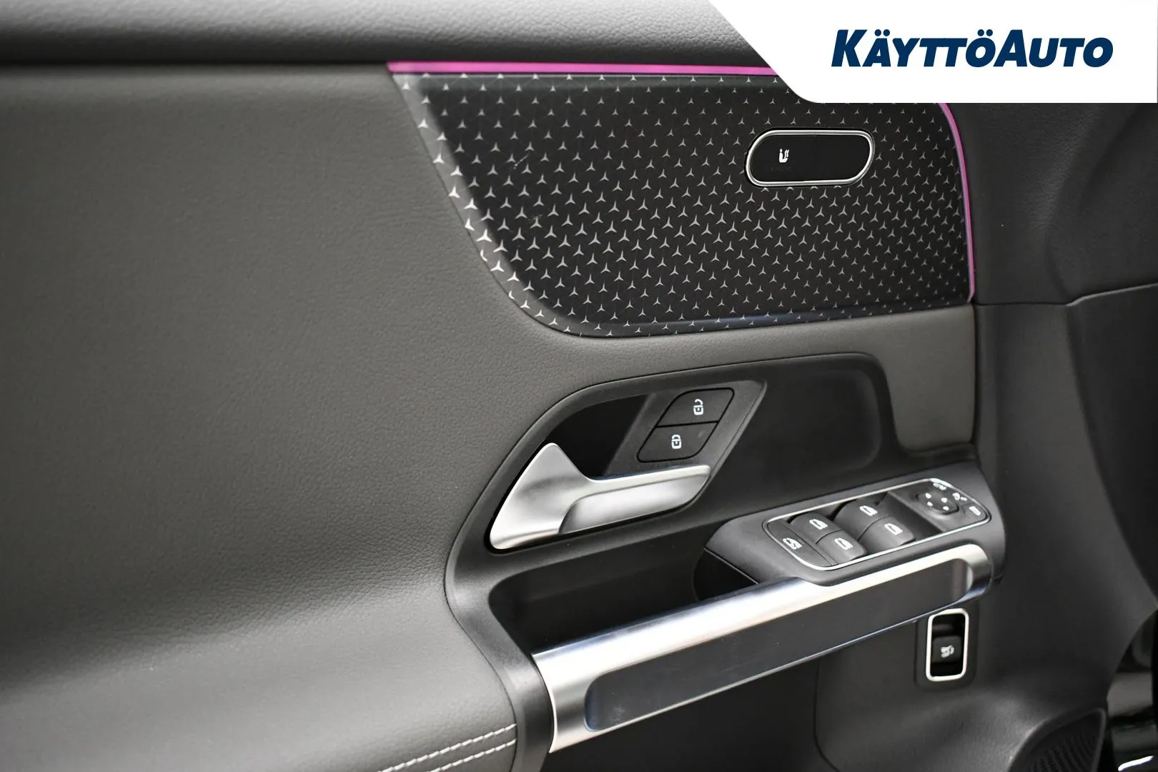 MERCEDES-BENZ EQB XVZ-820 carousel image