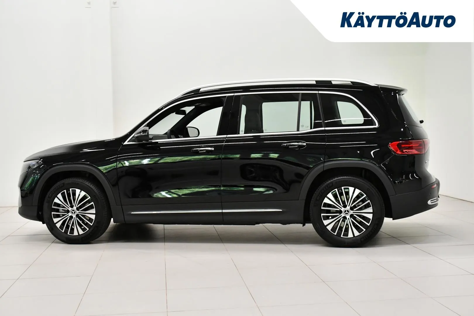 MERCEDES-BENZ EQB XVZ-820 carousel image