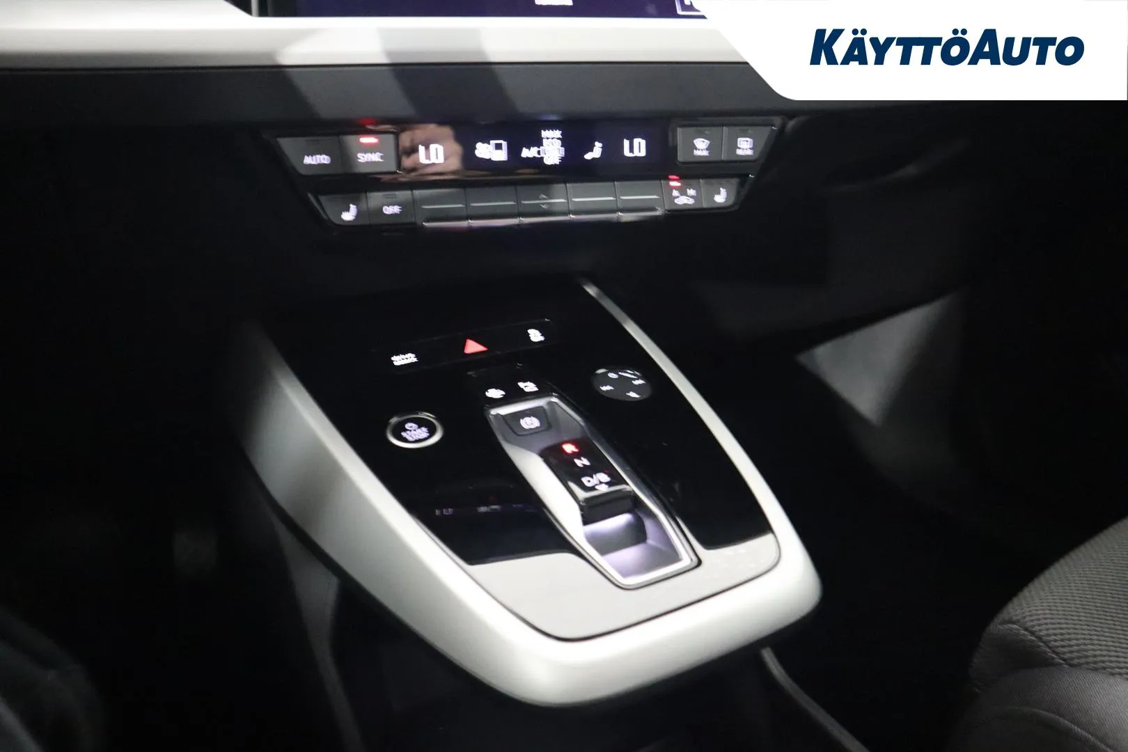 AUDI Q4 e-tron JMY-122 carousel image