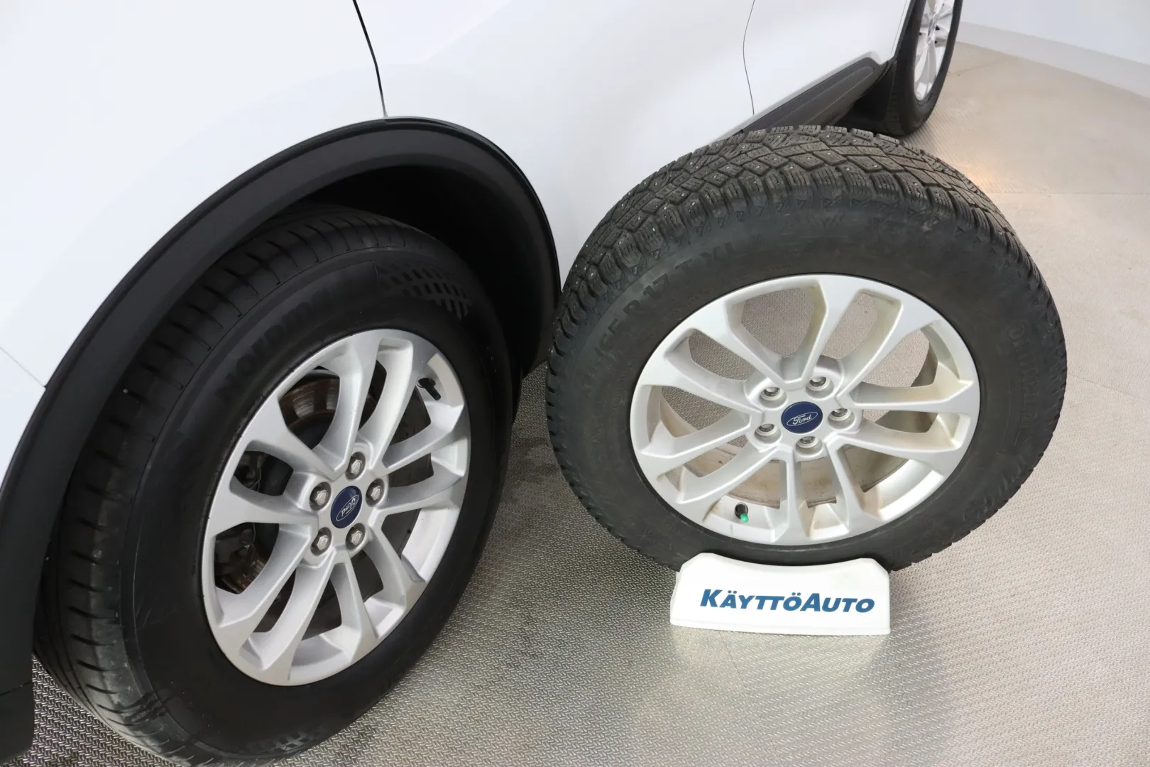 FORD Kuga IPZ-151 carousel image