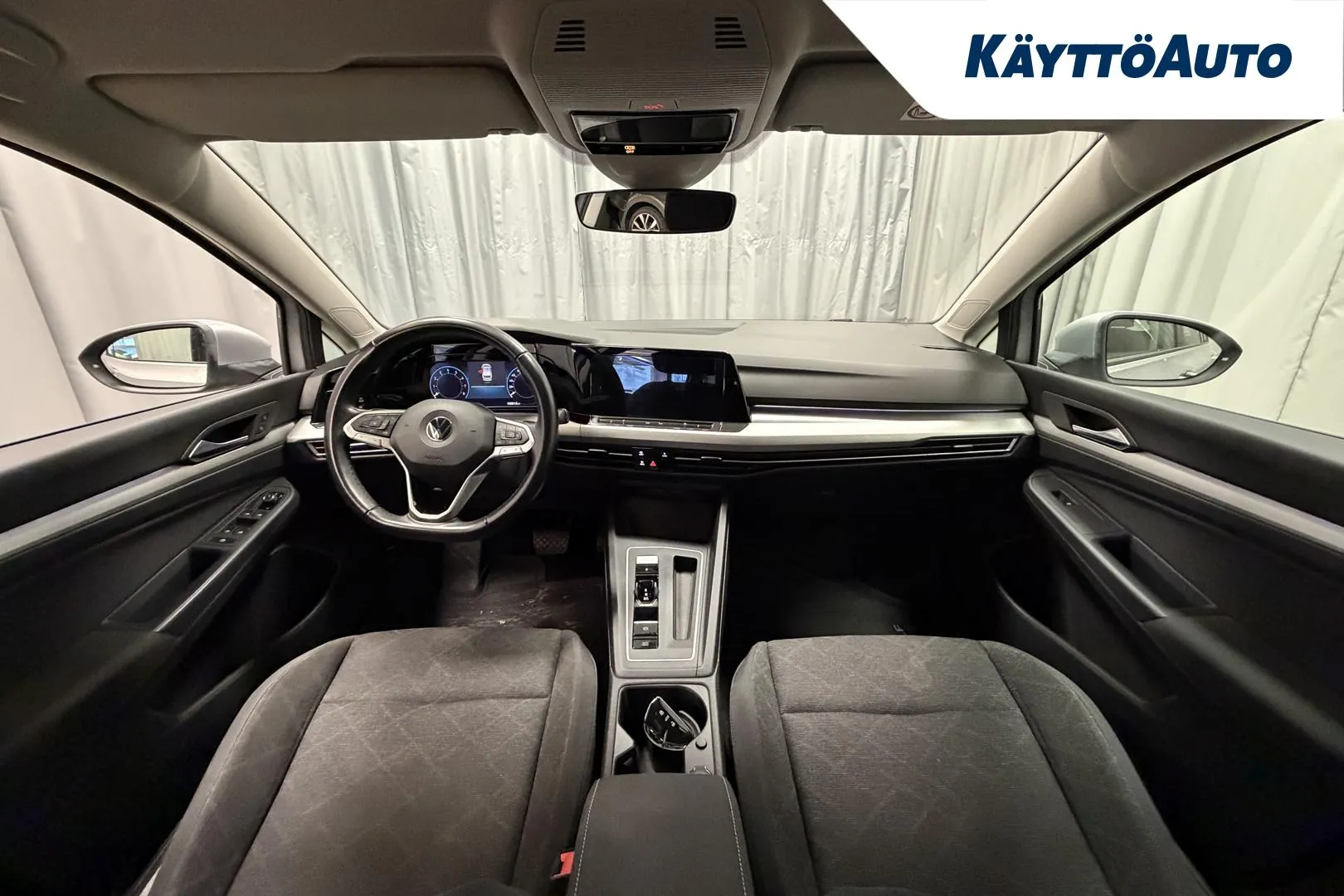 VOLKSWAGEN Golf XPL-882 carousel image