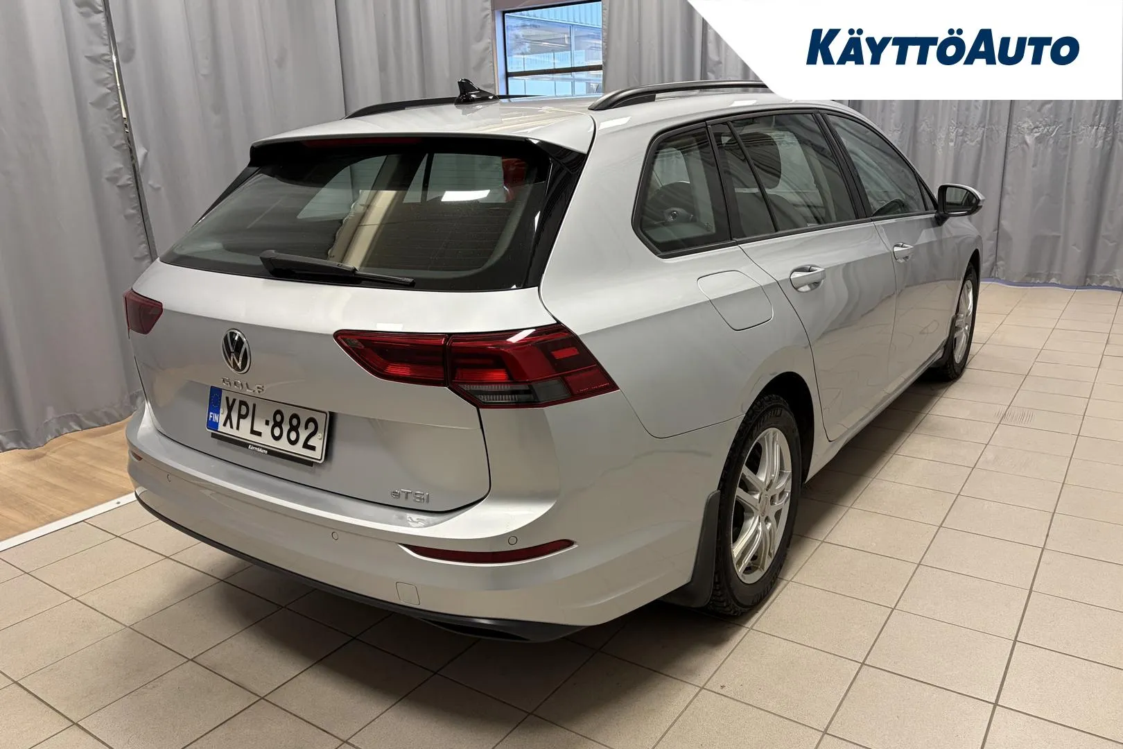 VOLKSWAGEN Golf XPL-882 carousel image