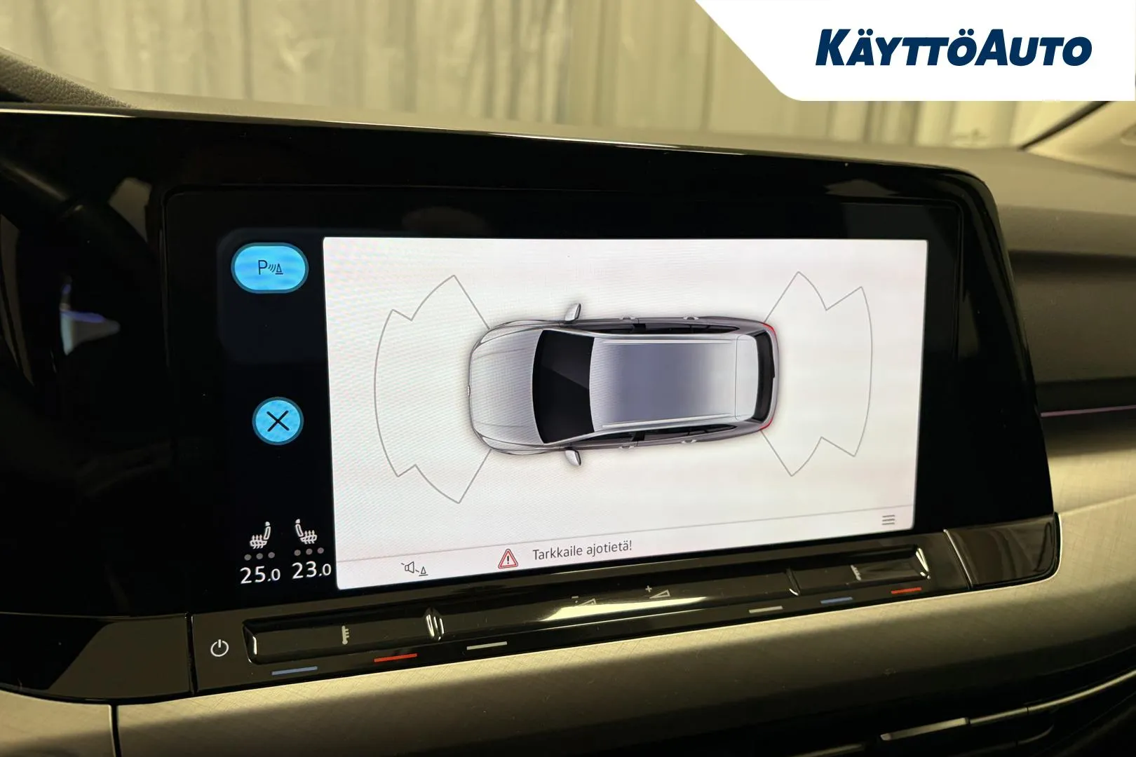 VOLKSWAGEN Golf XPL-882 carousel image