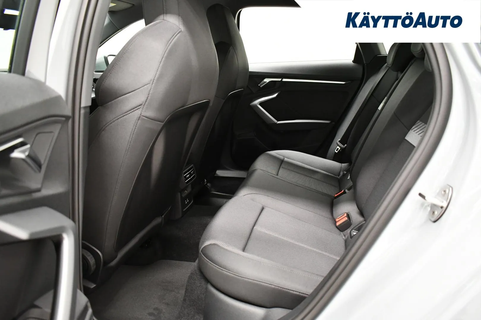 Audi A3 YYG-498 carousel image