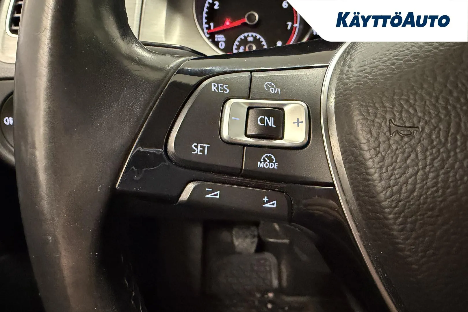 VOLKSWAGEN Golf LLS-516 carousel image