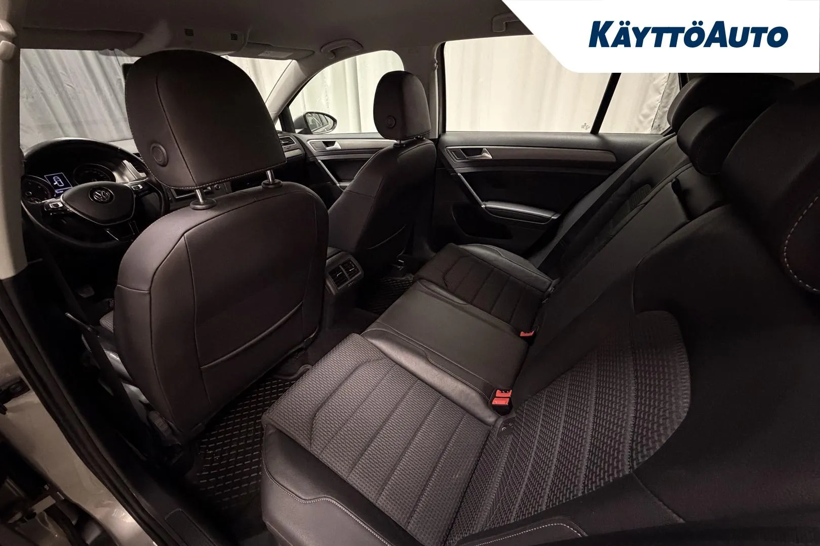 VOLKSWAGEN Golf LLS-516 carousel image