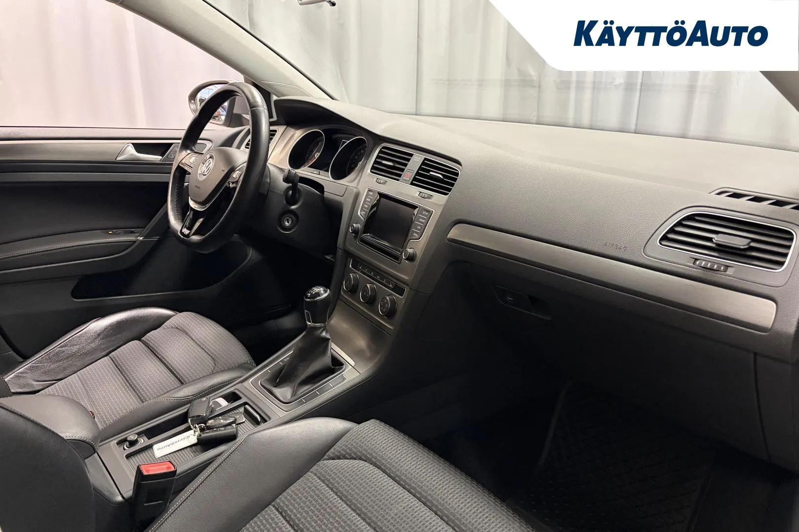 VOLKSWAGEN Golf LLS-516 carousel image