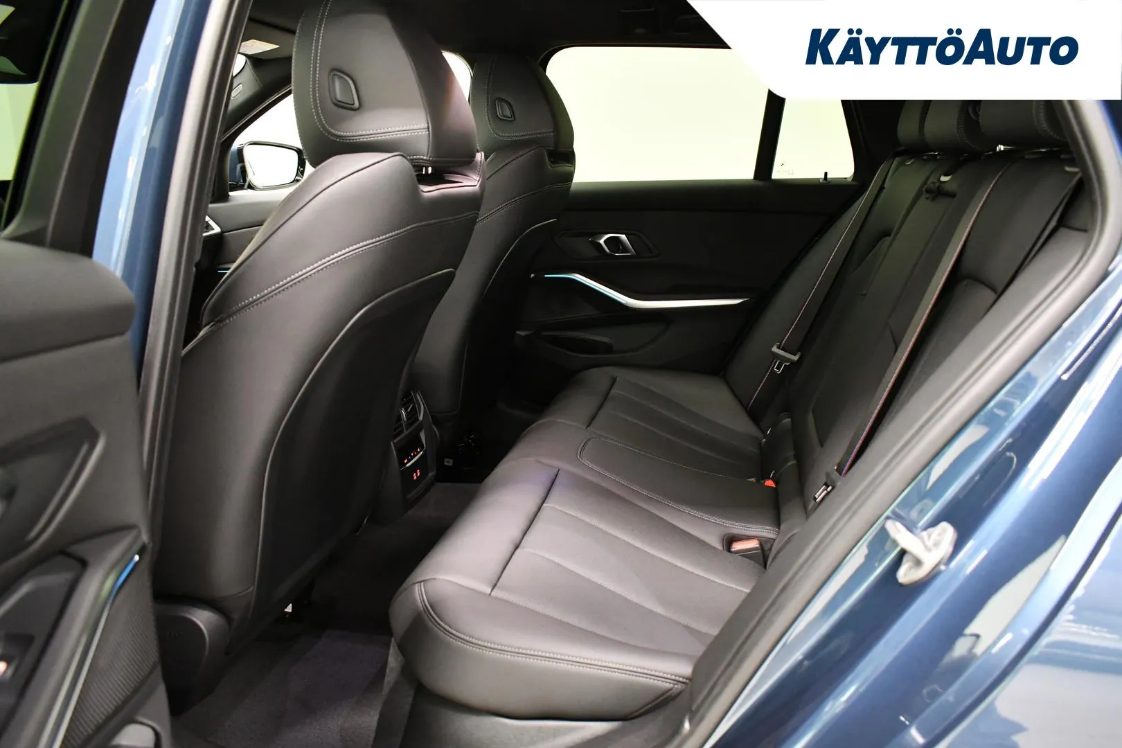 BMW 330 ZPT-792 carousel image