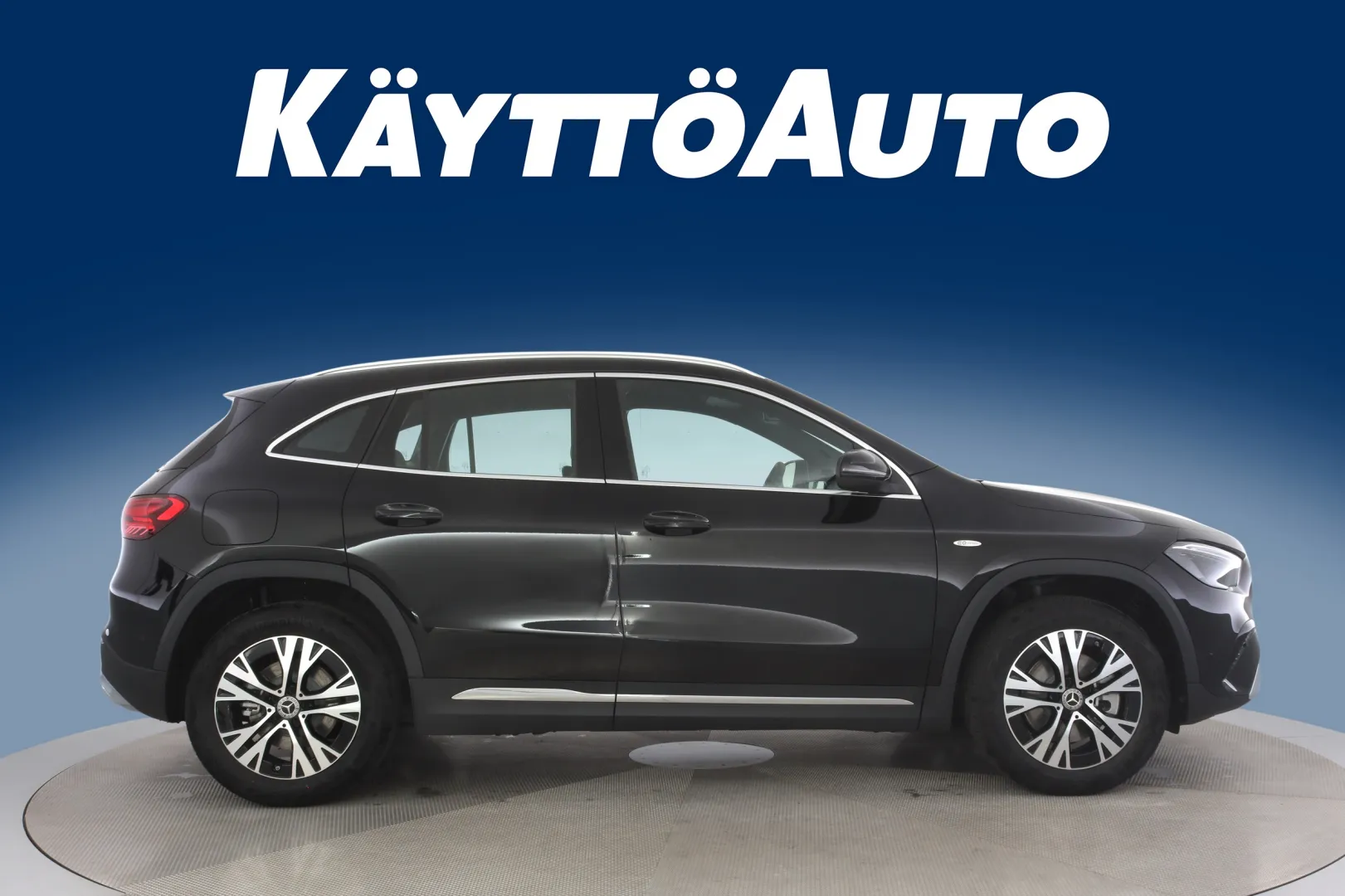 Mercedes-Benz GLA CSK-699 carousel image