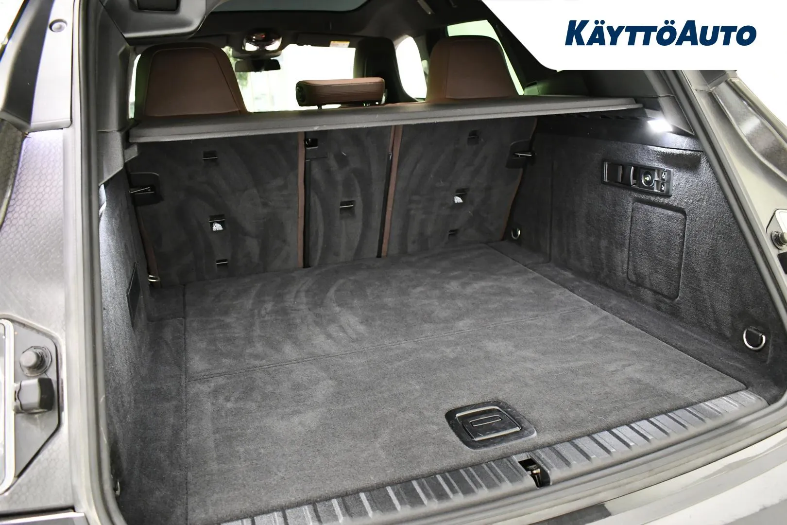 BMW iX MOE-179 carousel image