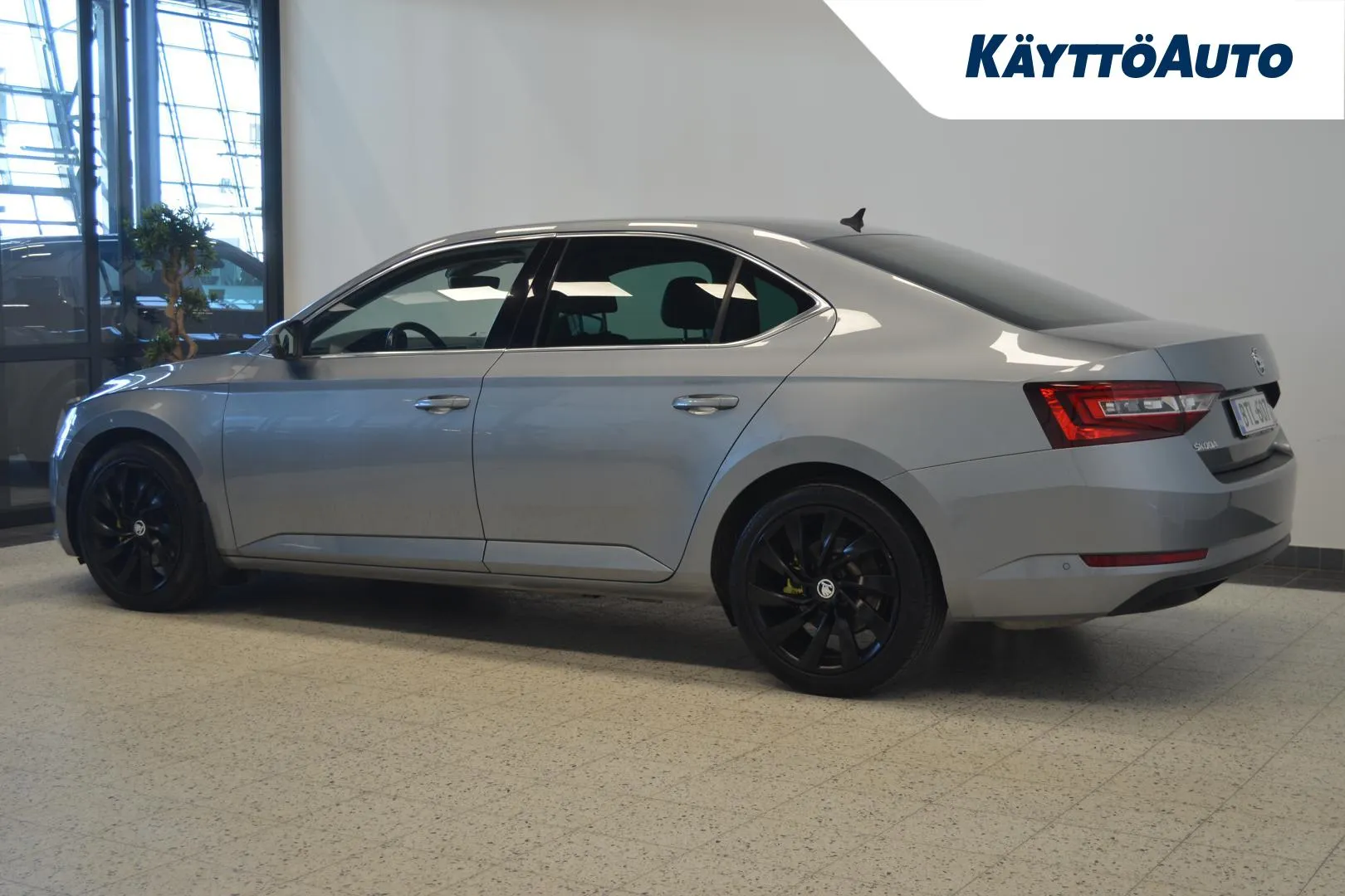 SKODA Superb BTL-607 carousel image