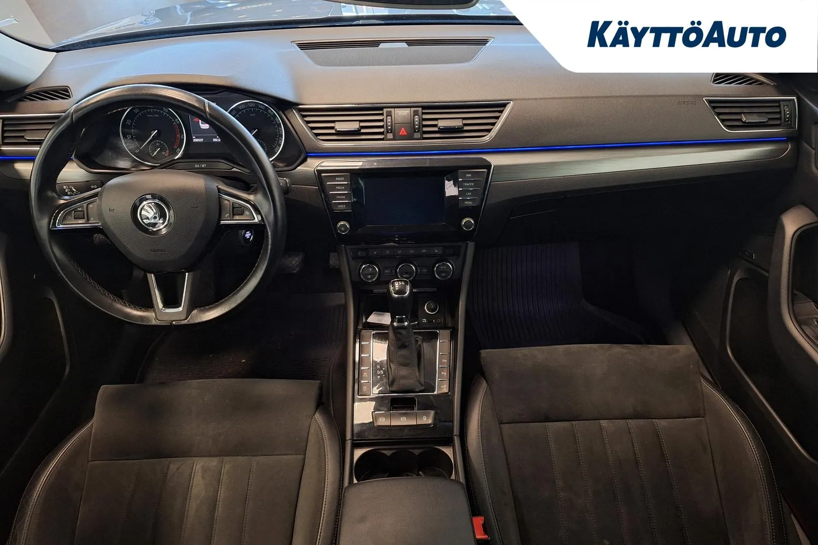 SKODA Superb BTL-607 carousel image