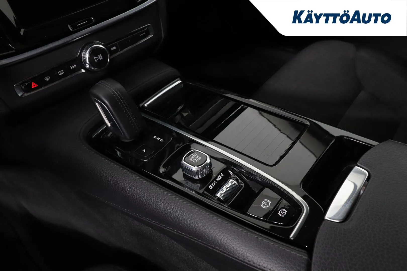 VOLVO V90 NNM-593 carousel image