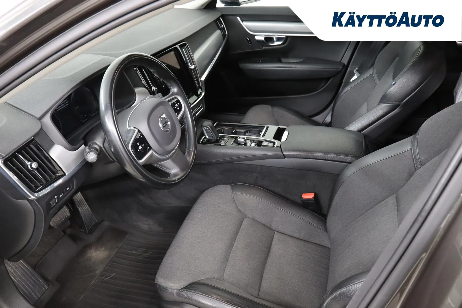 VOLVO V90 NNM-593 carousel image