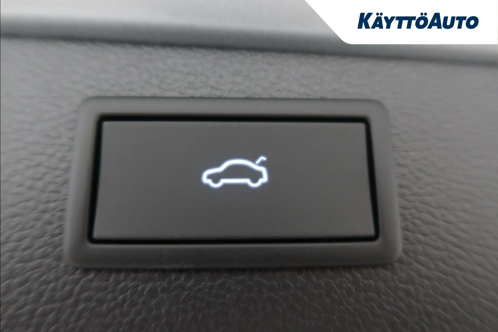 Skoda Superb JNK-513 carousel image