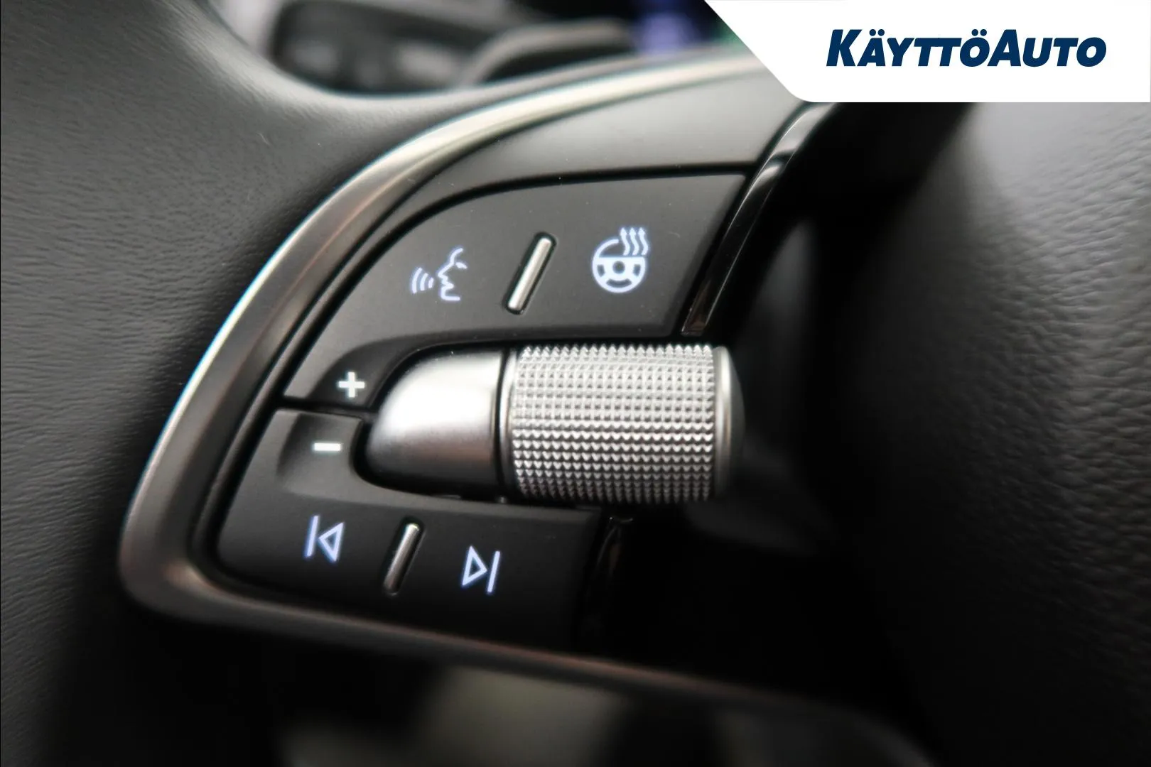 Skoda Superb JNK-513 carousel image