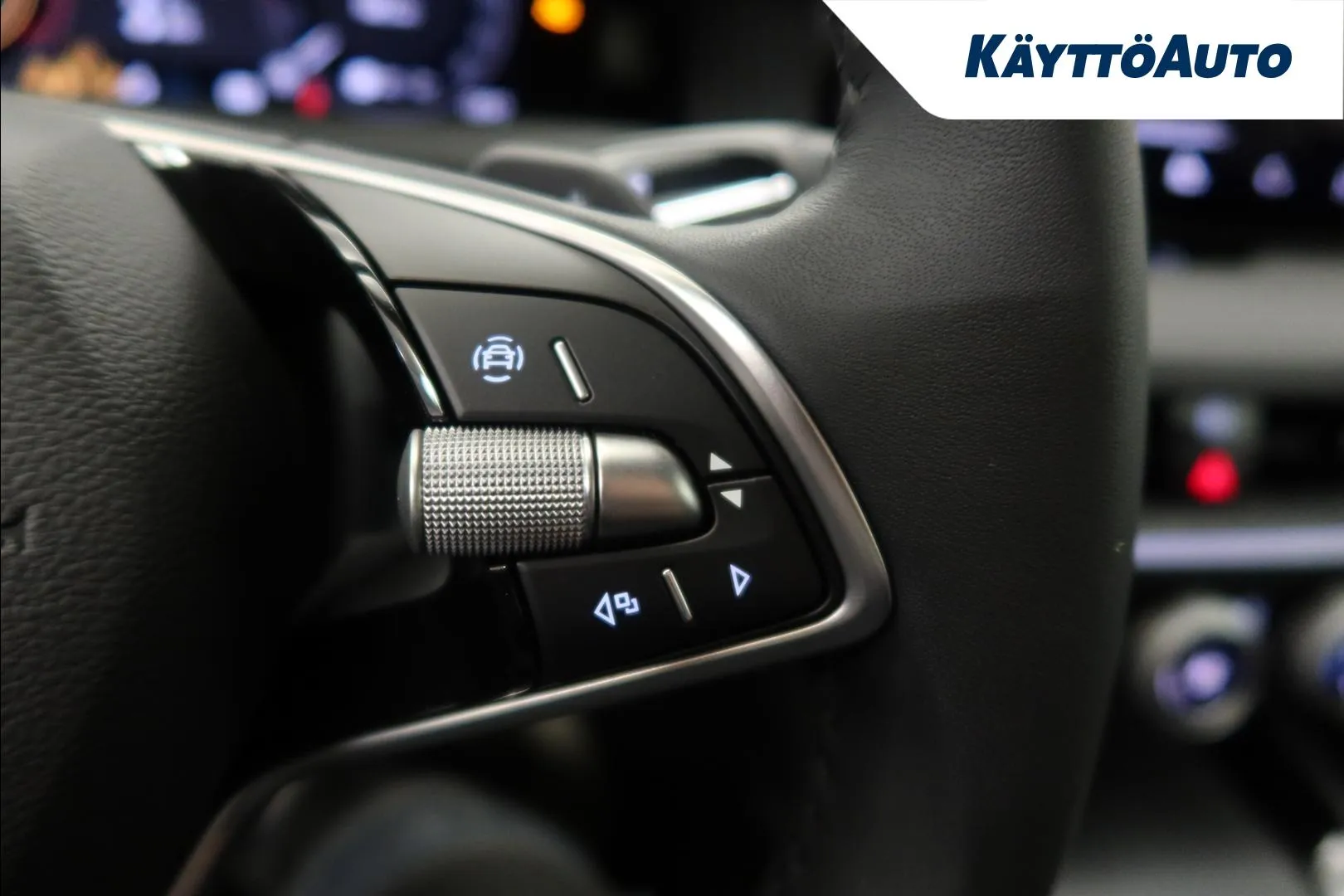 Skoda Superb JNK-513 carousel image