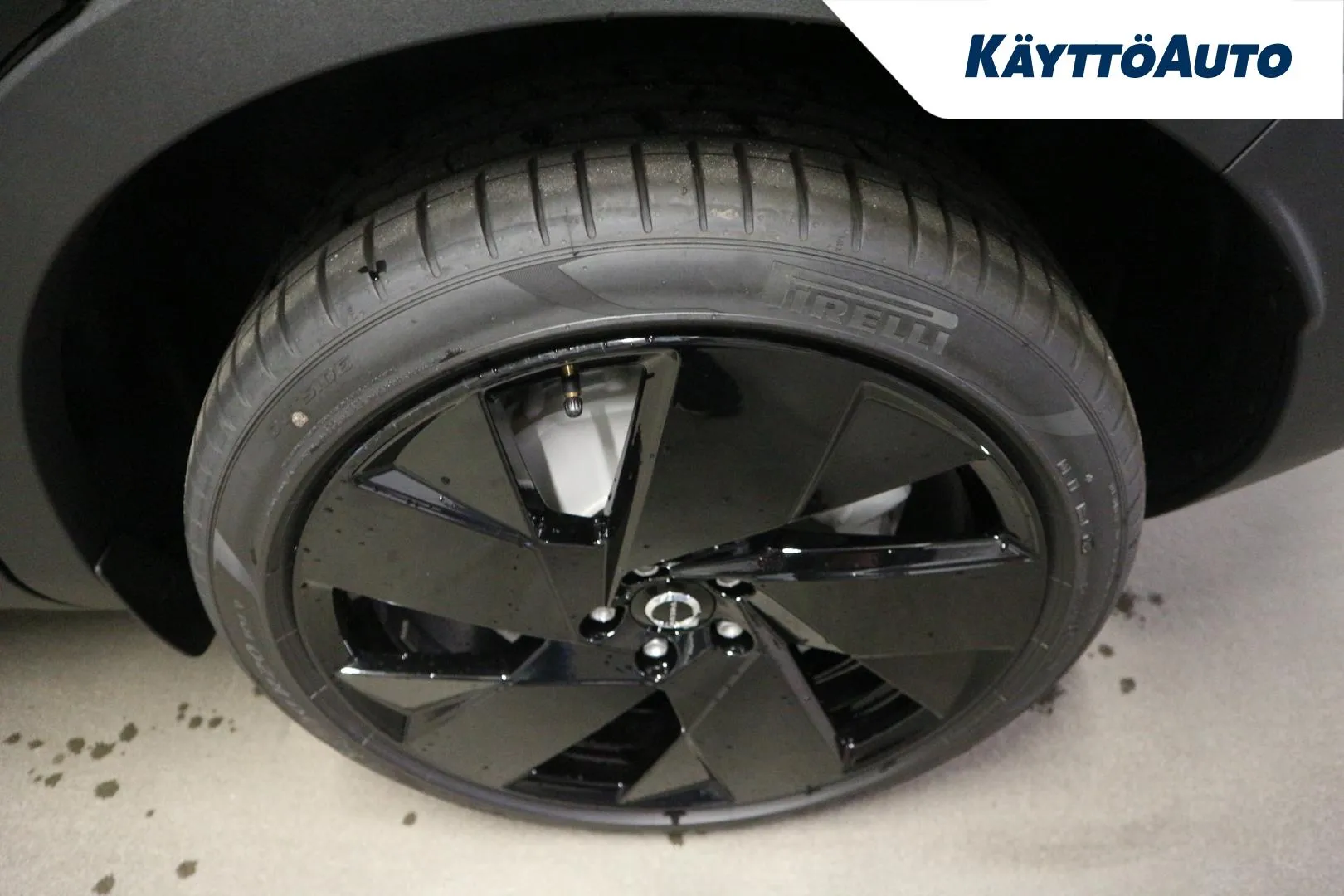 VOLVO EC40 YYF-301 carousel image