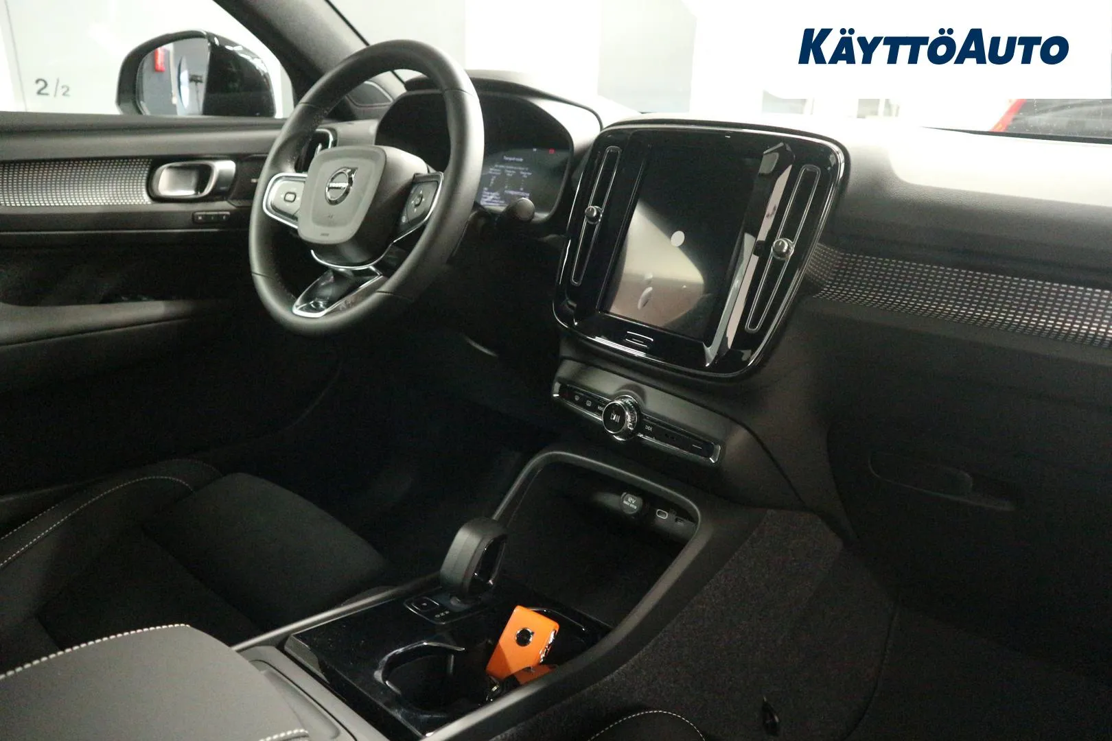 VOLVO EC40 YYF-301 carousel image