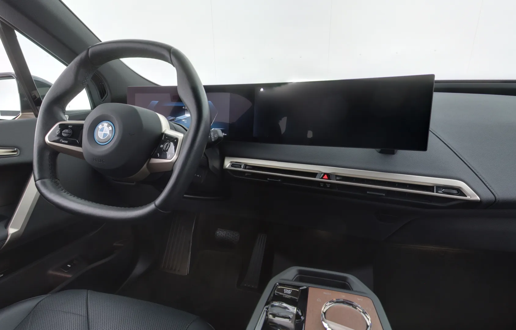 BMW iX GPC-115 carousel image