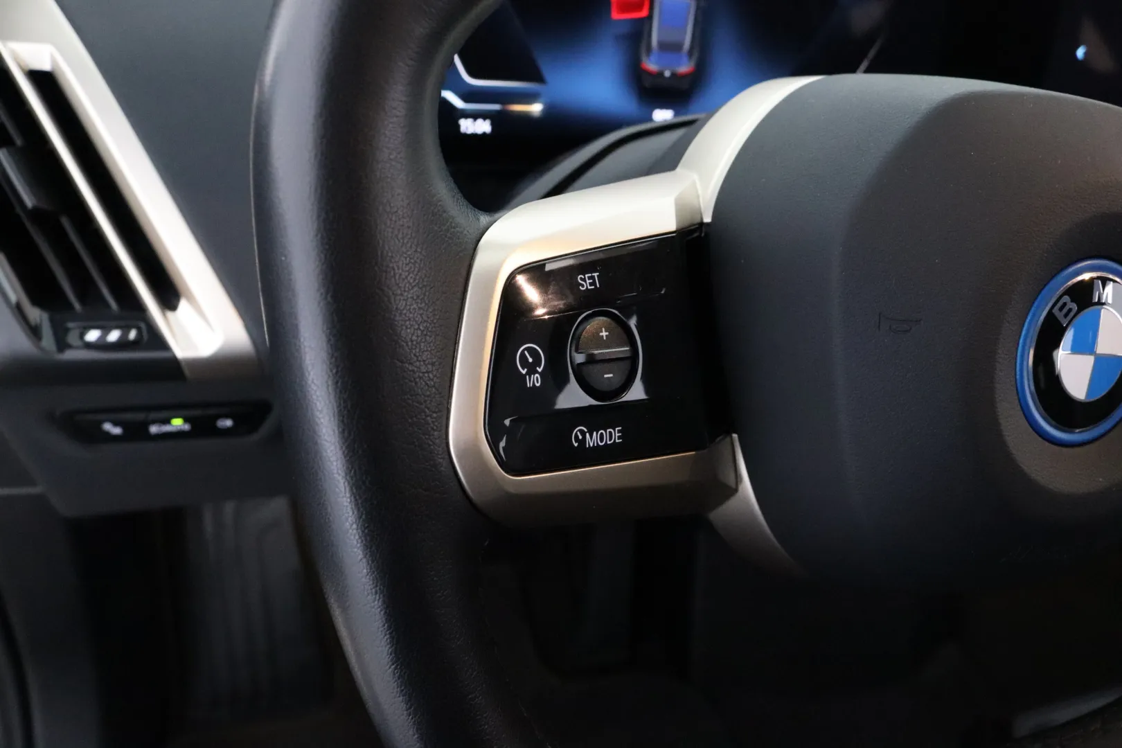 BMW iX GPC-115 carousel image