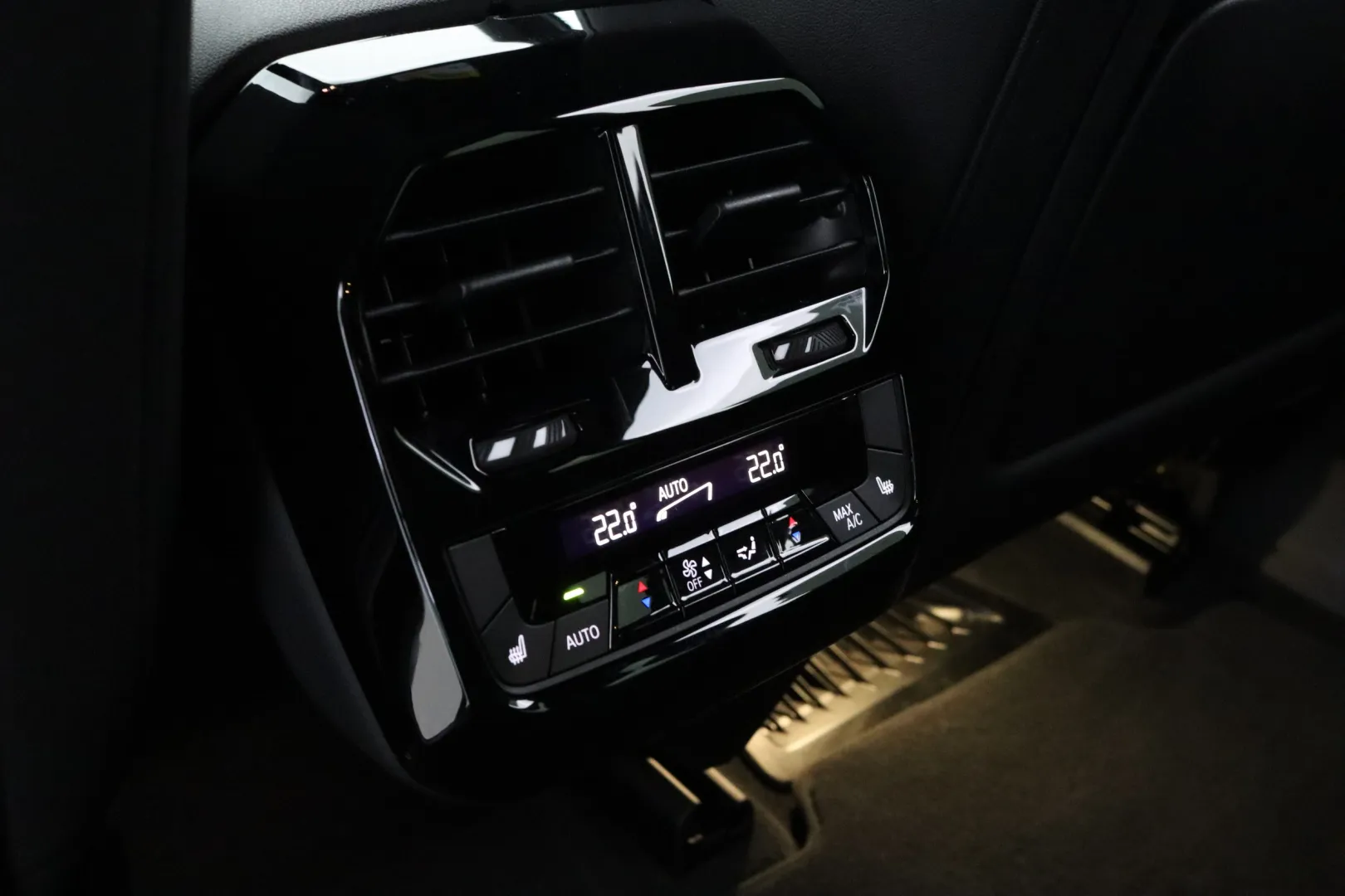 BMW iX GPC-115 carousel image