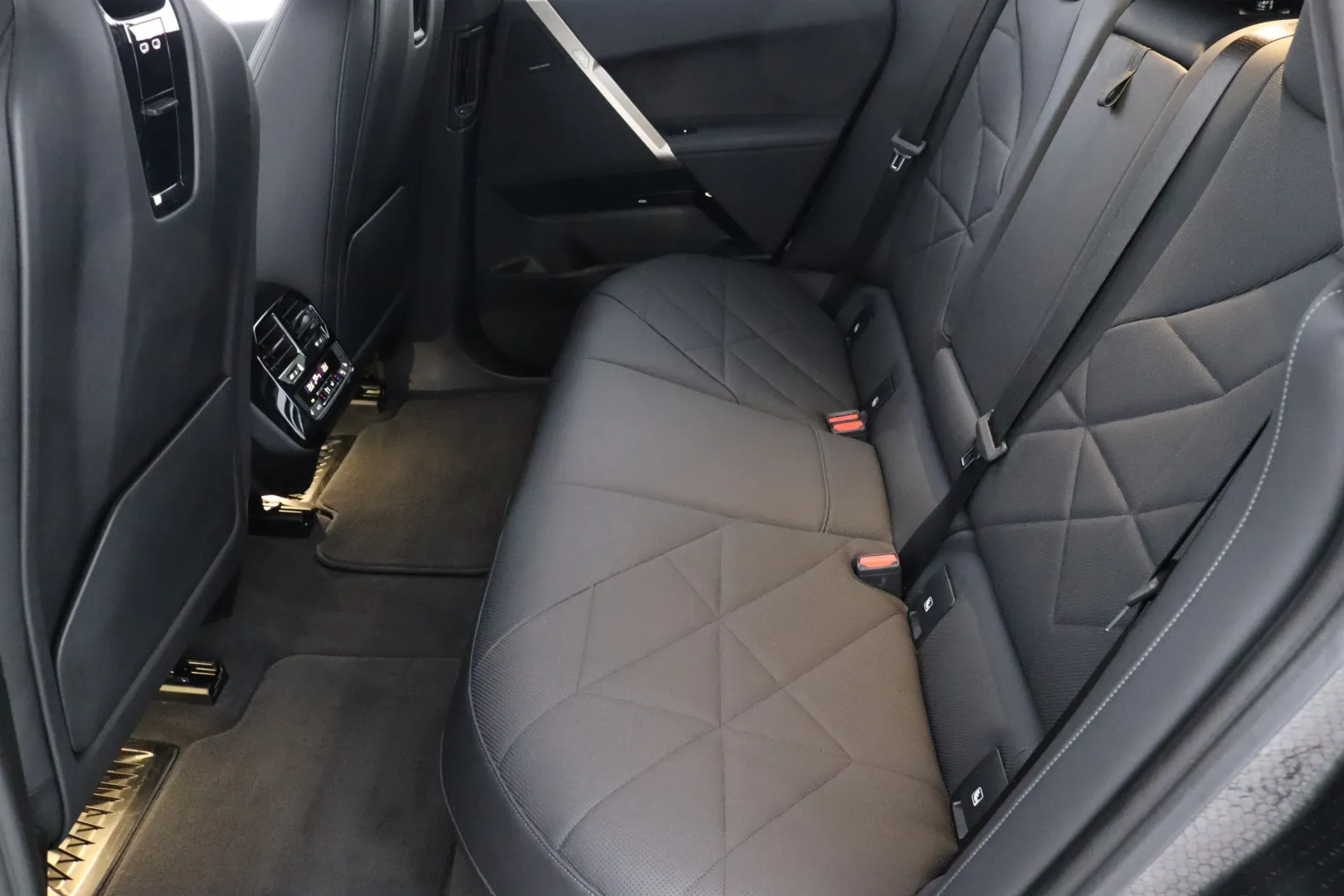 BMW iX GPC-115 carousel image