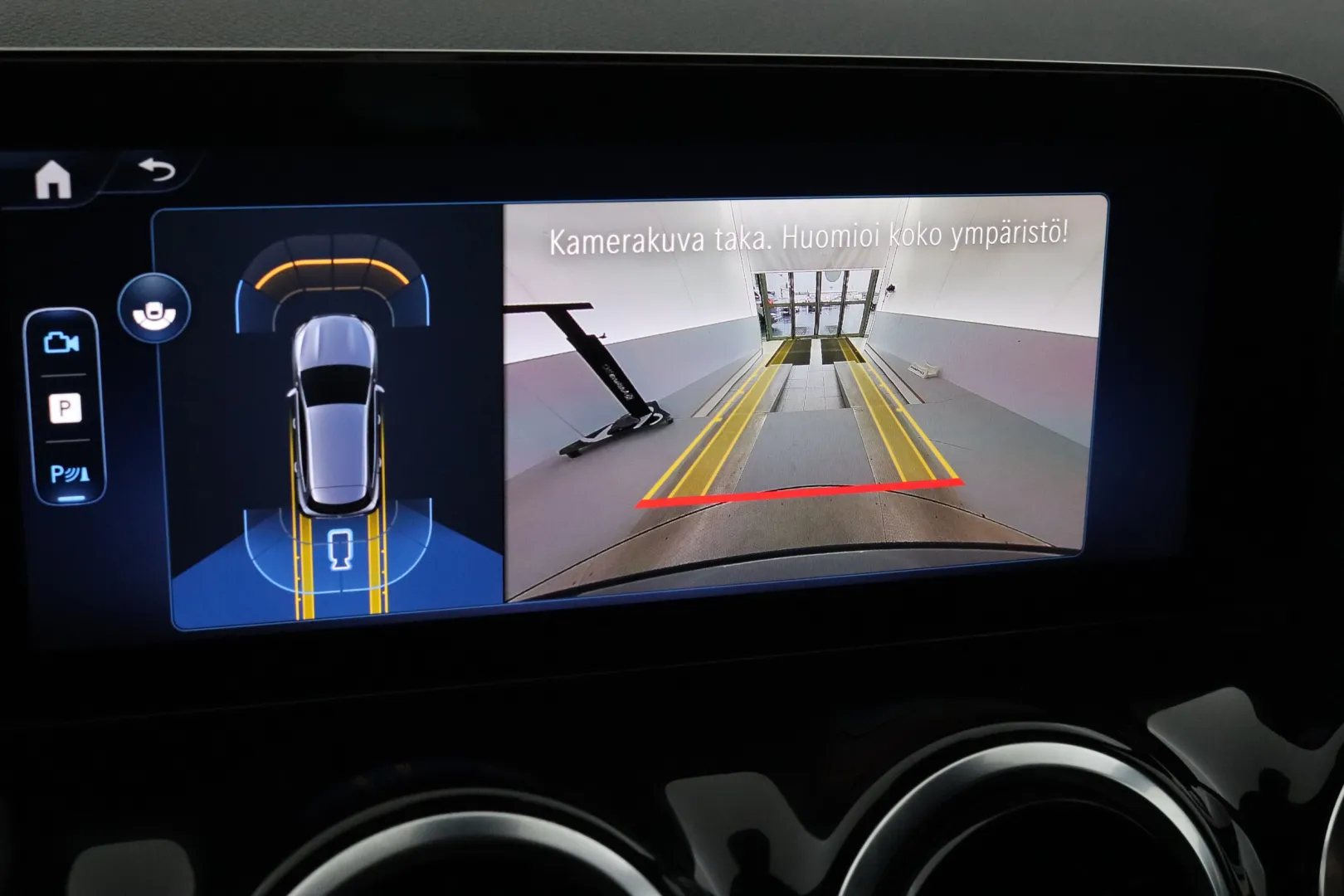 MERCEDES-BENZ GLA XTK-809 carousel image