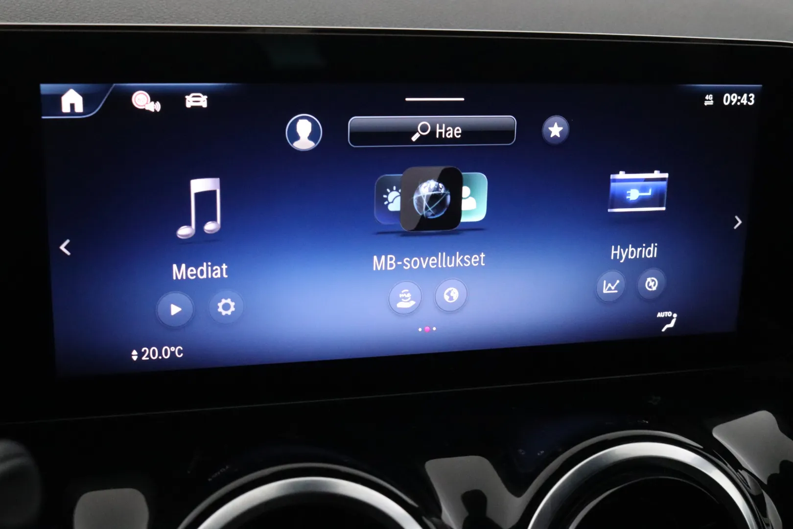 MERCEDES-BENZ GLA XTK-809 carousel image