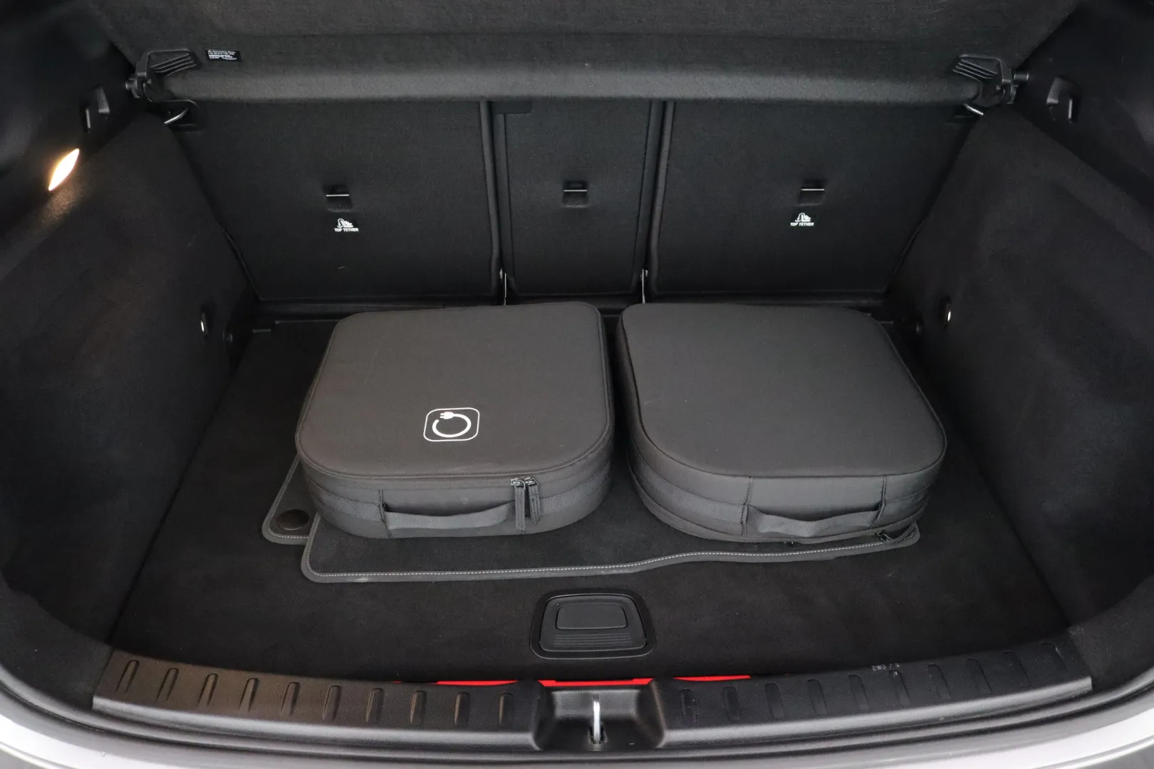 MERCEDES-BENZ GLA XTK-809 carousel image