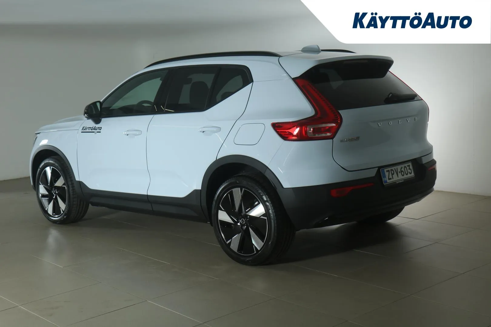 Volvo EX40 ZPV-603 carousel image