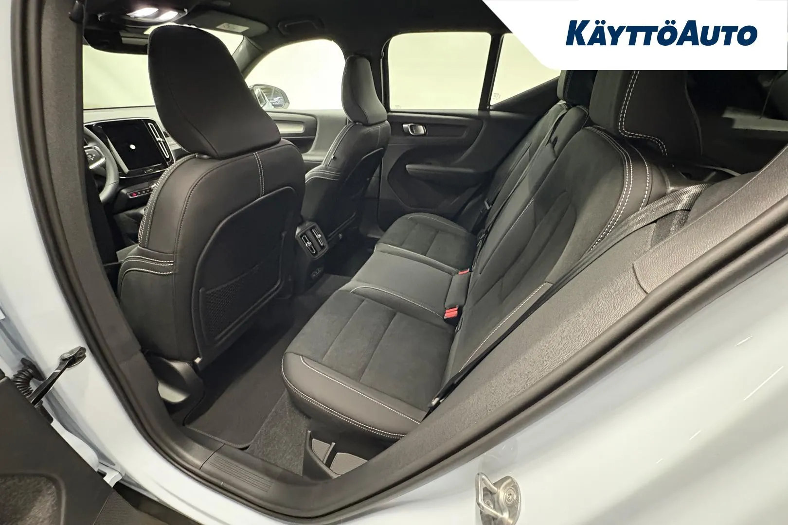 Volvo EX40 ZPV-603 carousel image