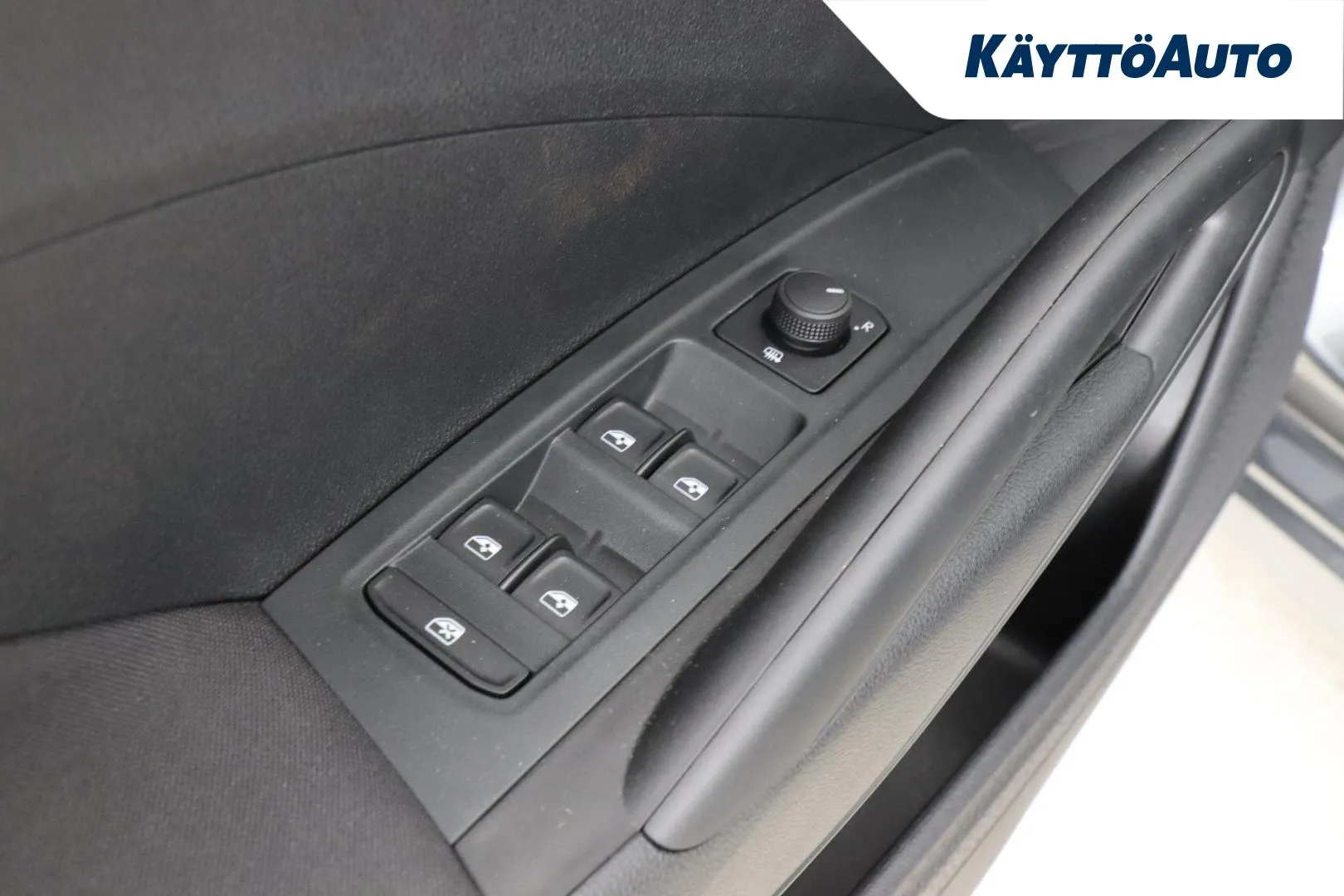 Skoda Fabia RXE-638 carousel image