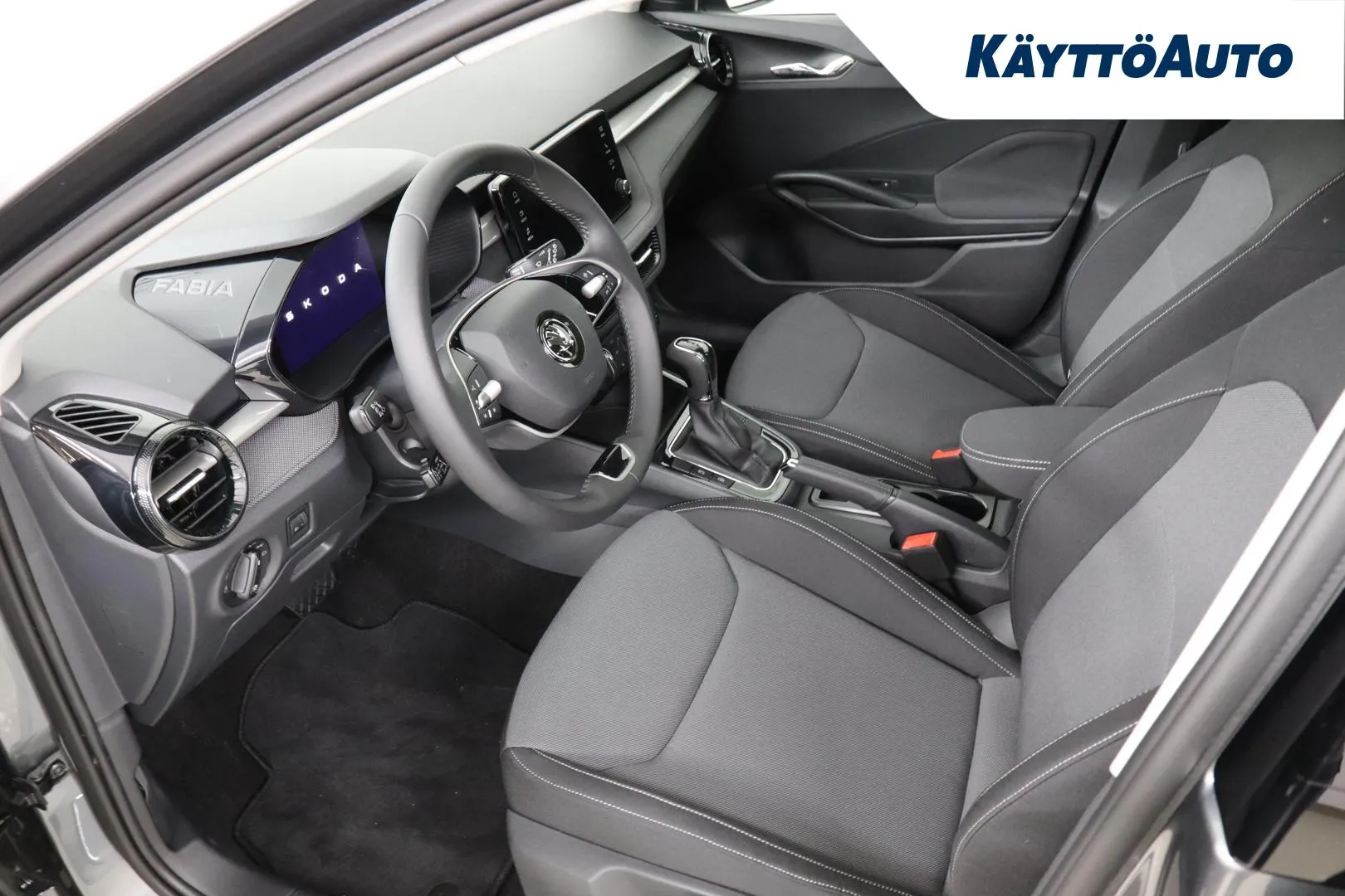 Skoda Fabia RXE-638 carousel image