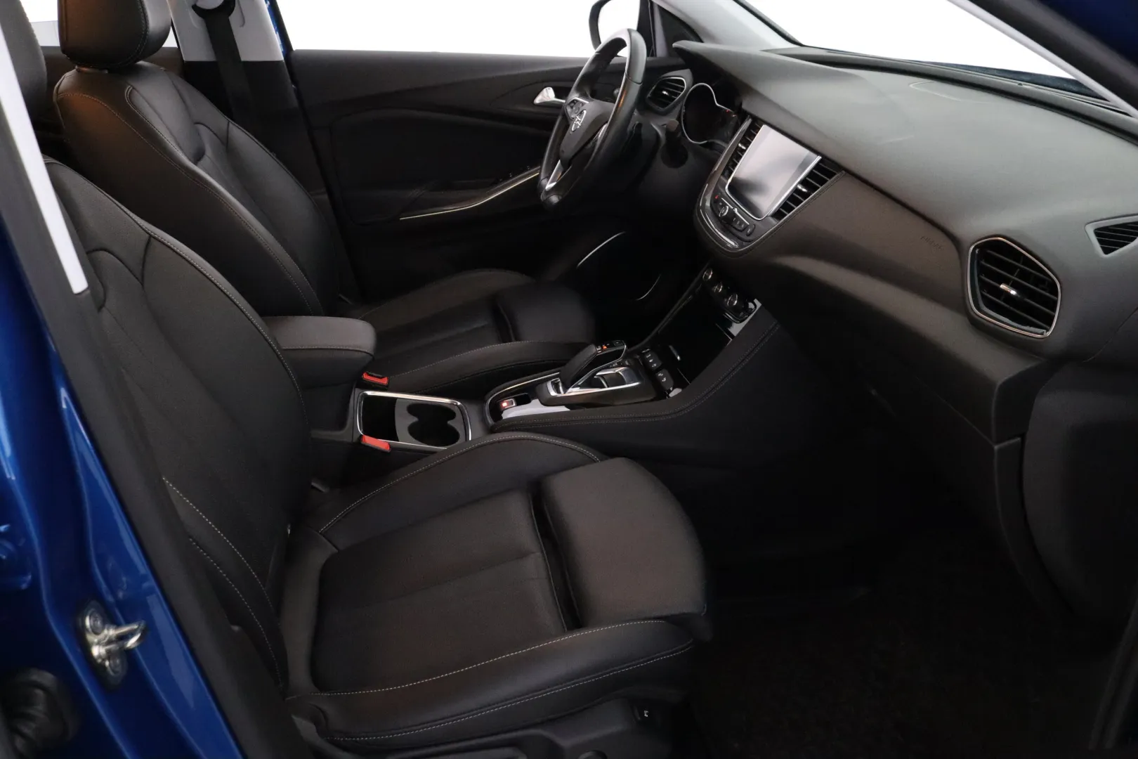 OPEL Grandland X MZF-687 carousel image