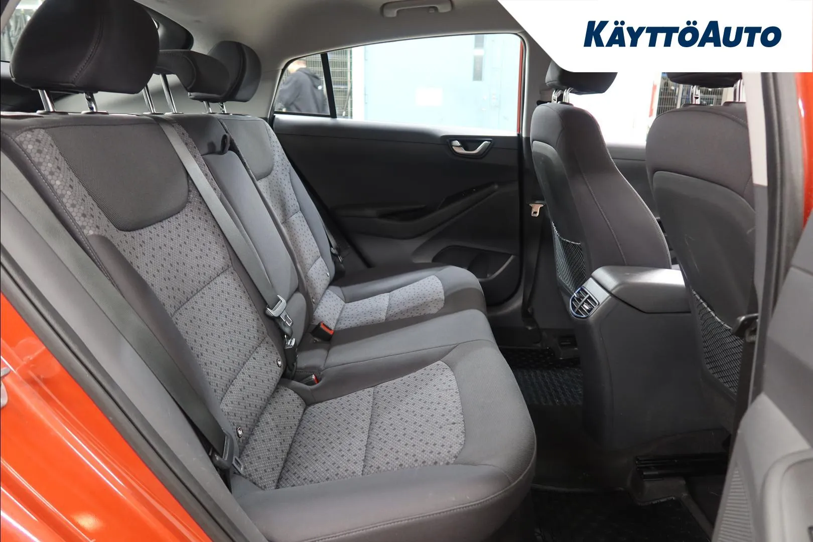 HYUNDAI IONIQ plug-in VXT-824 carousel image