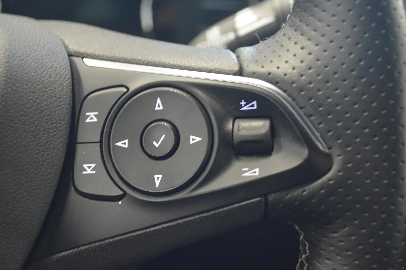 OPEL Insignia JLV-775 carousel image