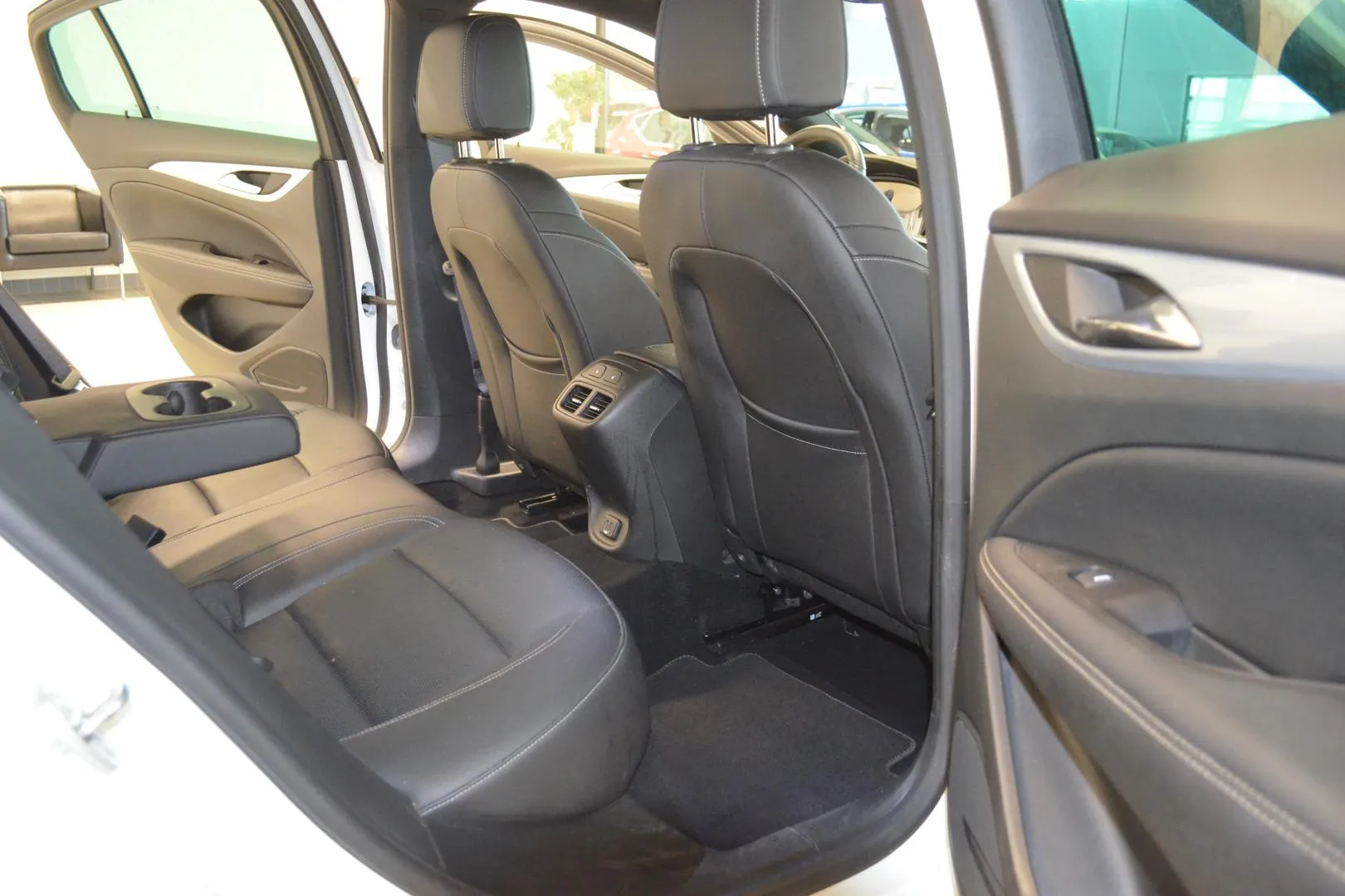 OPEL Insignia JLV-775 carousel image