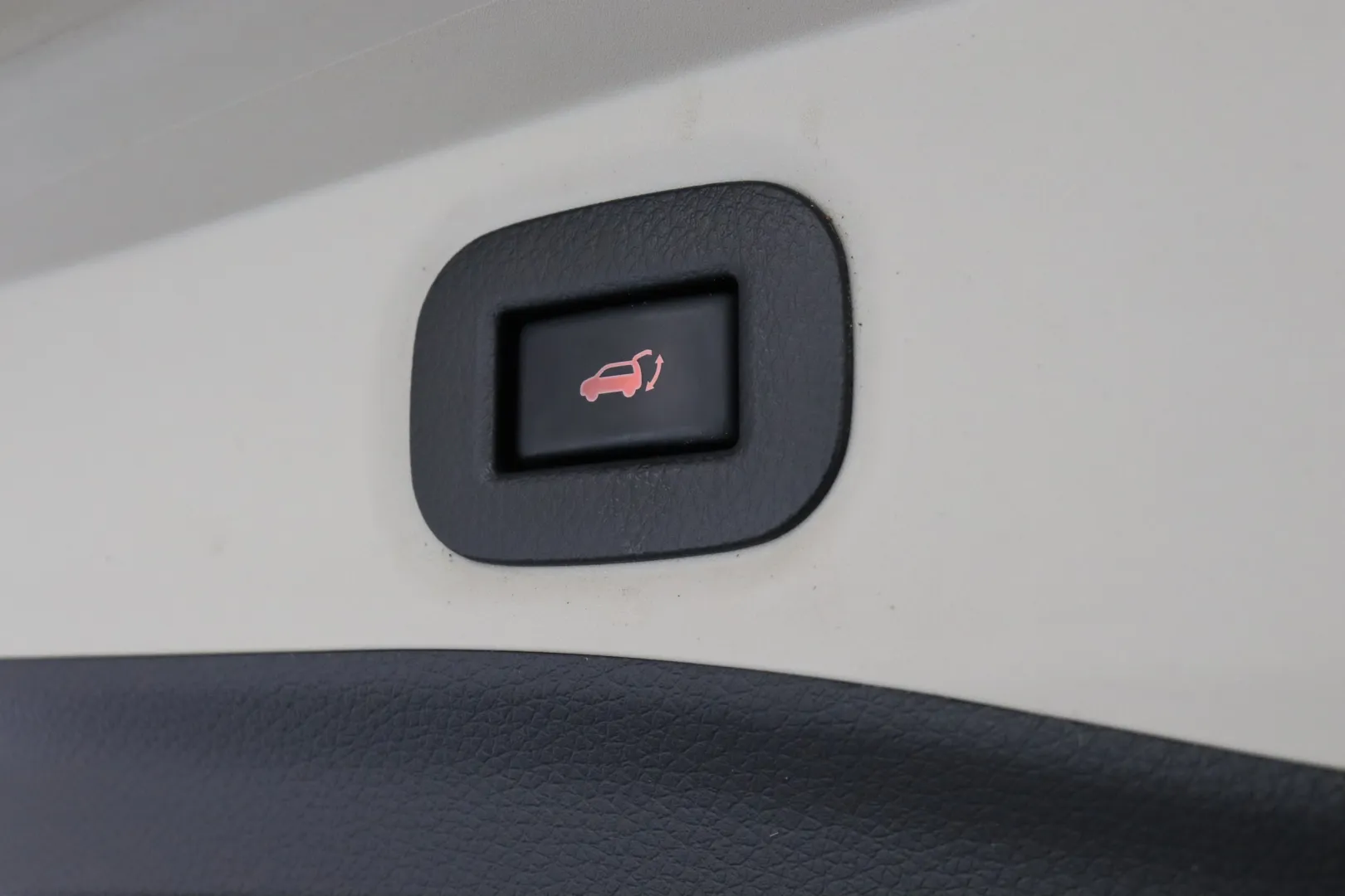 NISSAN X-Trail JKR-227 carousel image