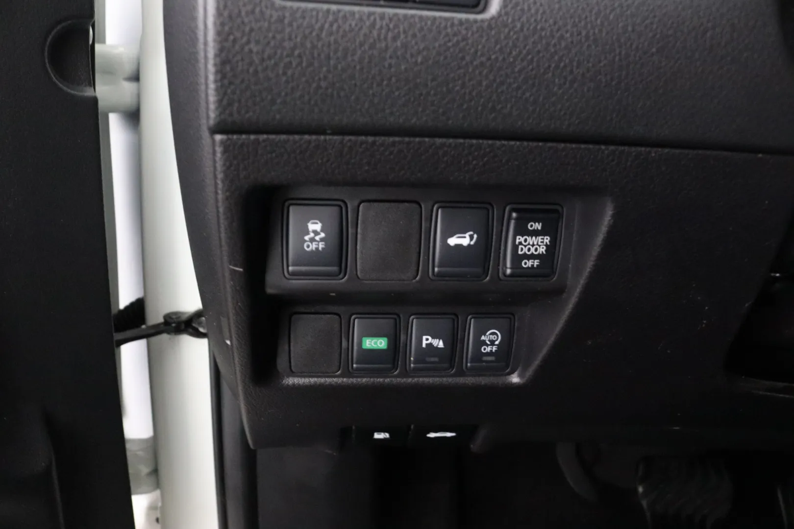 NISSAN X-Trail JKR-227 carousel image