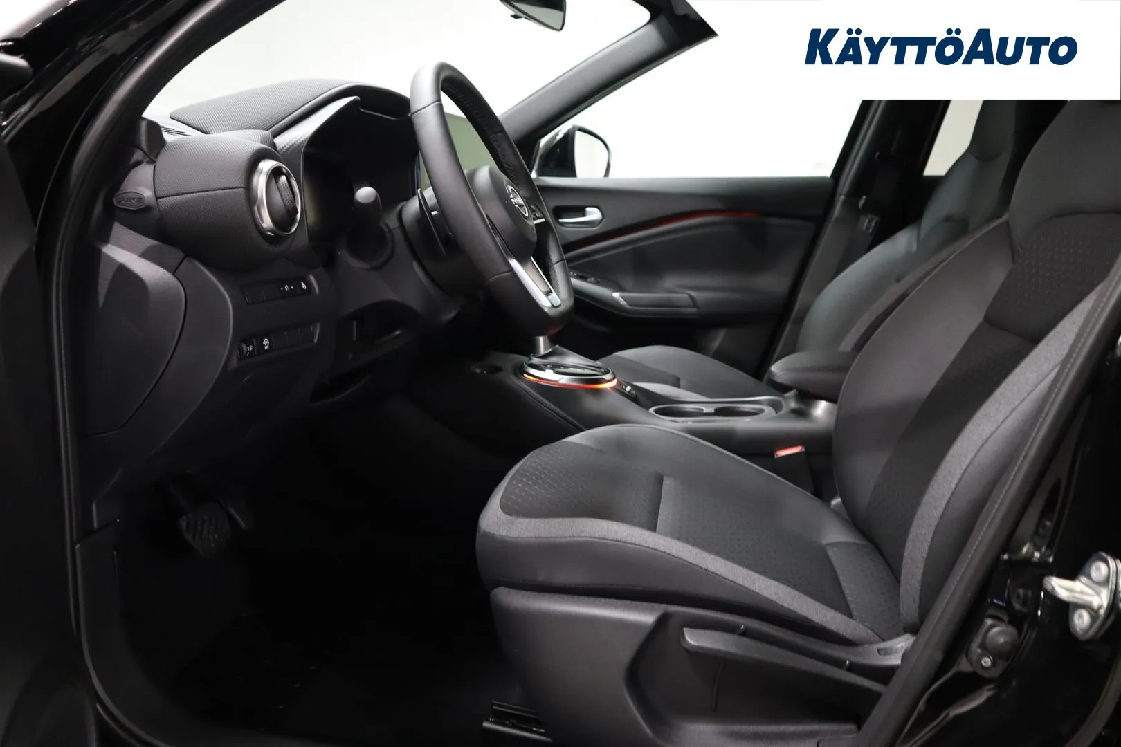 Nissan Juke SZJ-210 carousel image