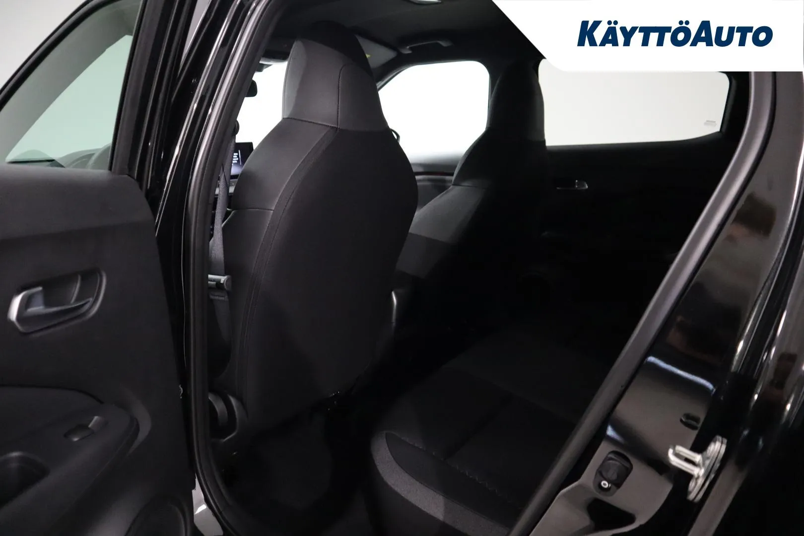 Nissan Juke SZJ-210 carousel image