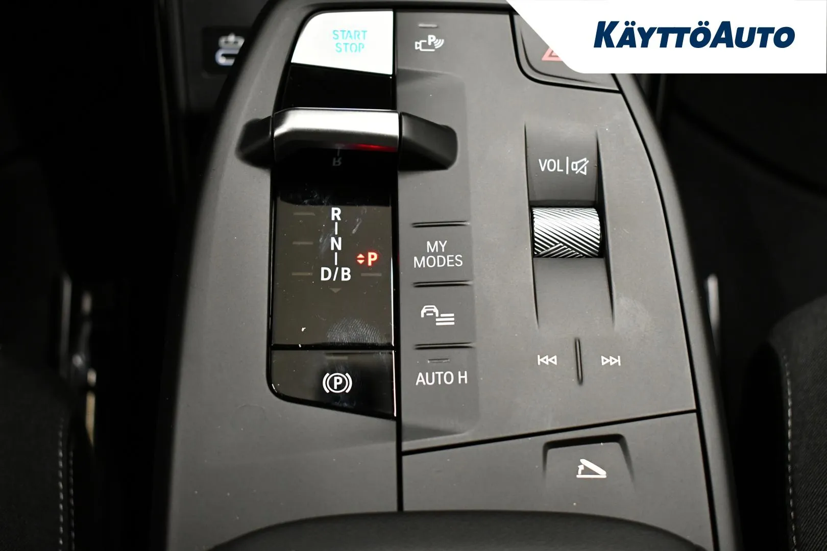 BMW iX2 XUZ-779 carousel image